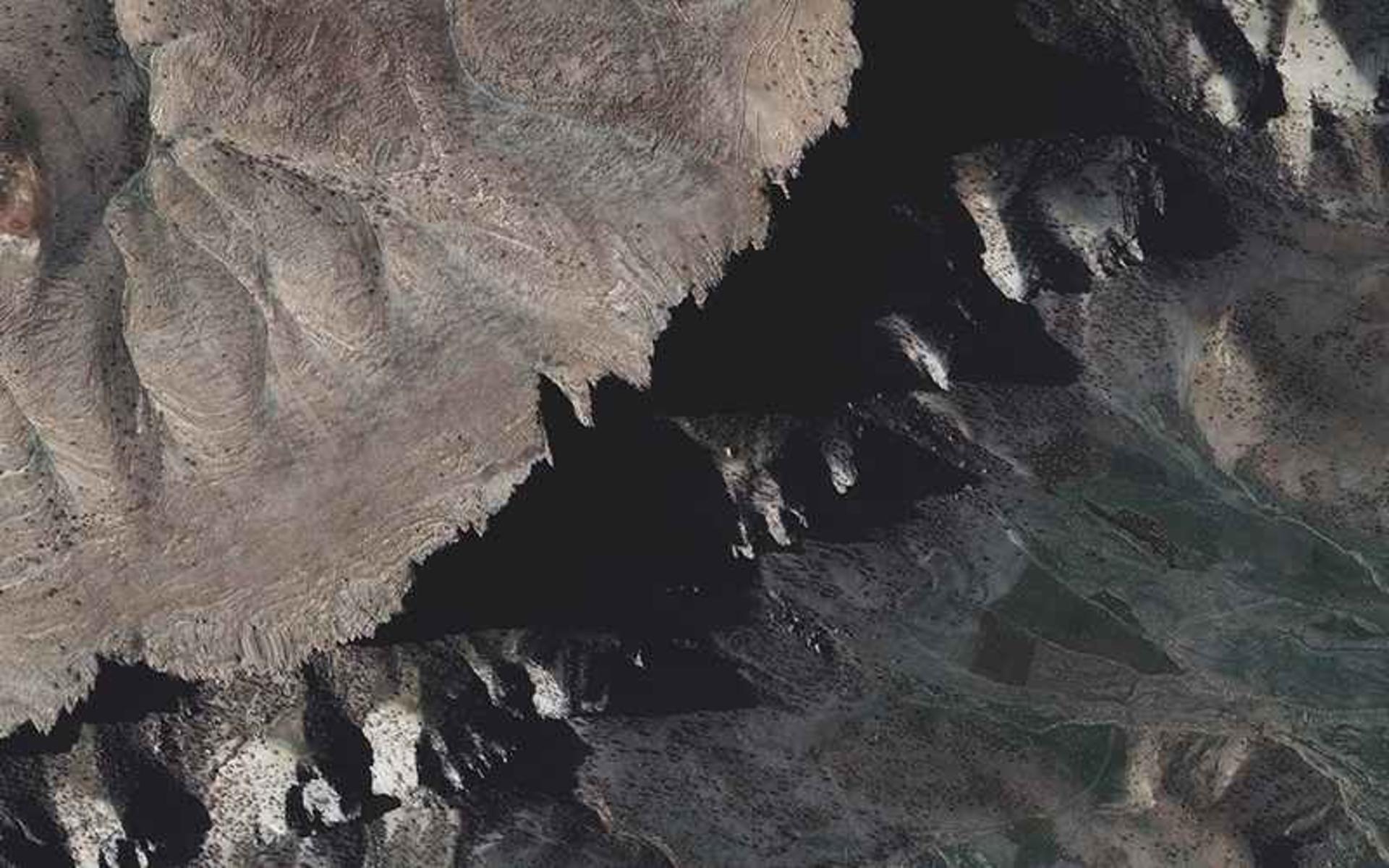 عکس هوایی از کوهستان