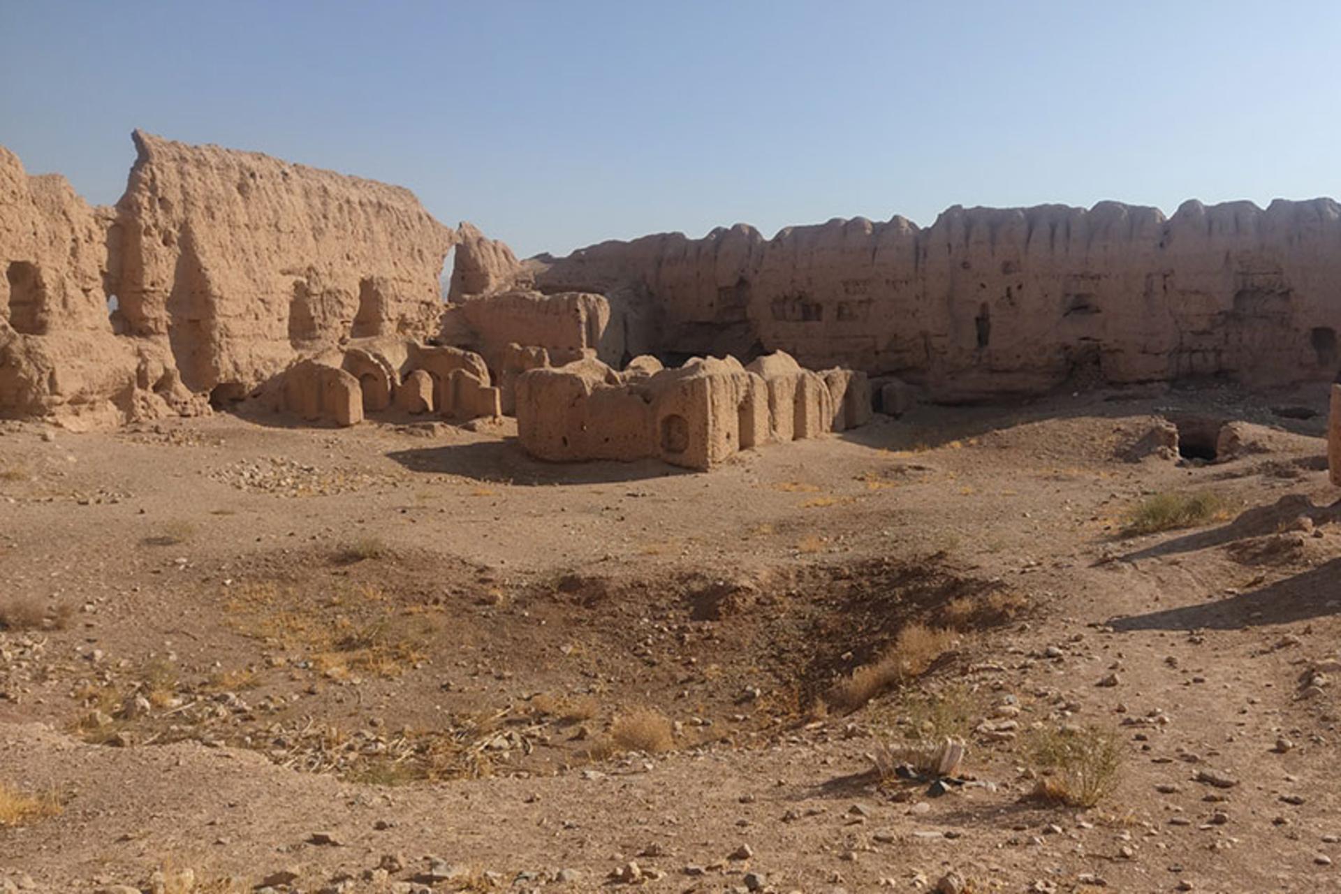 قلعه نشست آباد دلیجان؛ منبع عکس: گوگل مپ؛ عکاس: علی محمدی