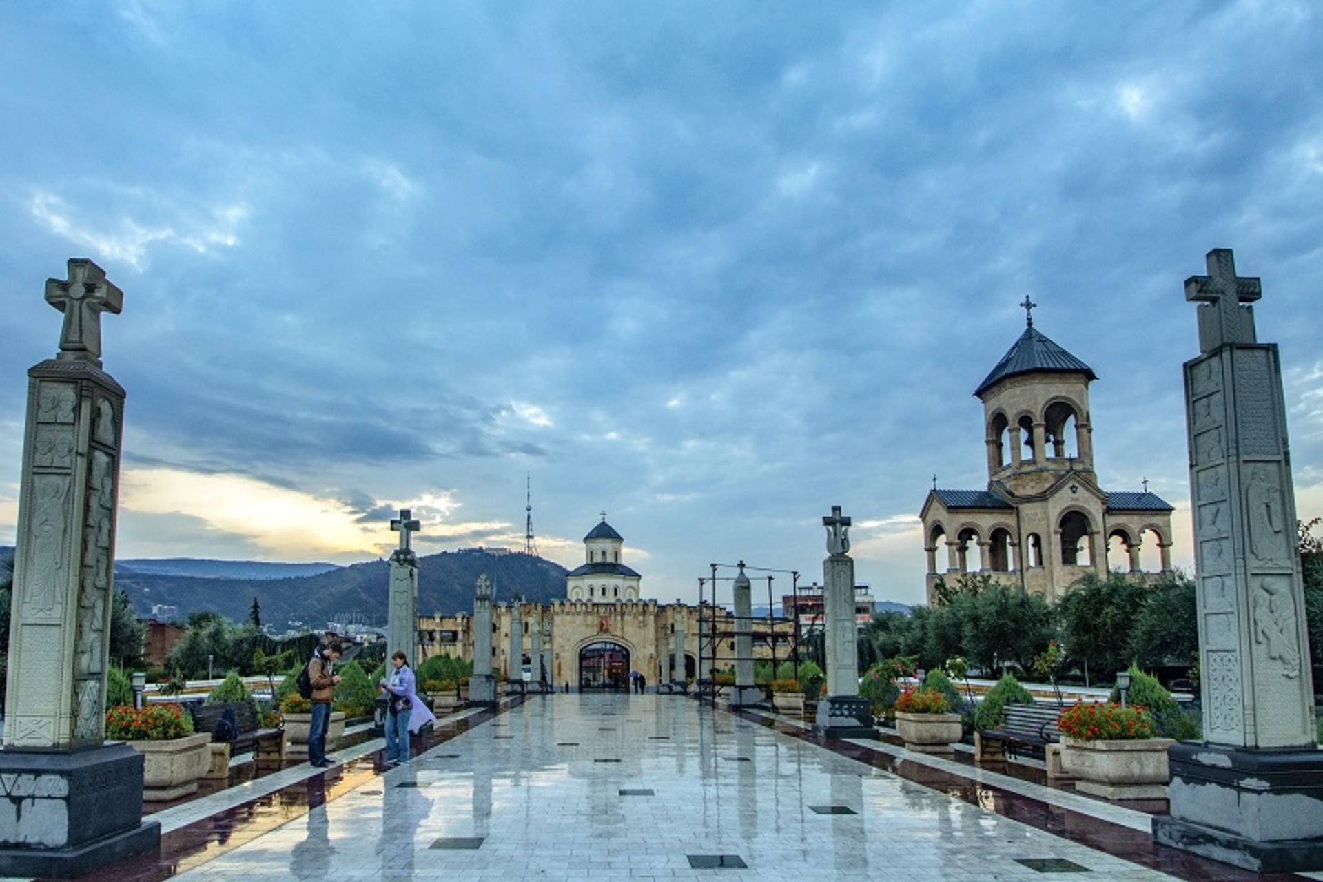 کلیسای جامع تثلیث تفلیس. منبع عکس: ویکی مدیا. عکاس: نامشخص