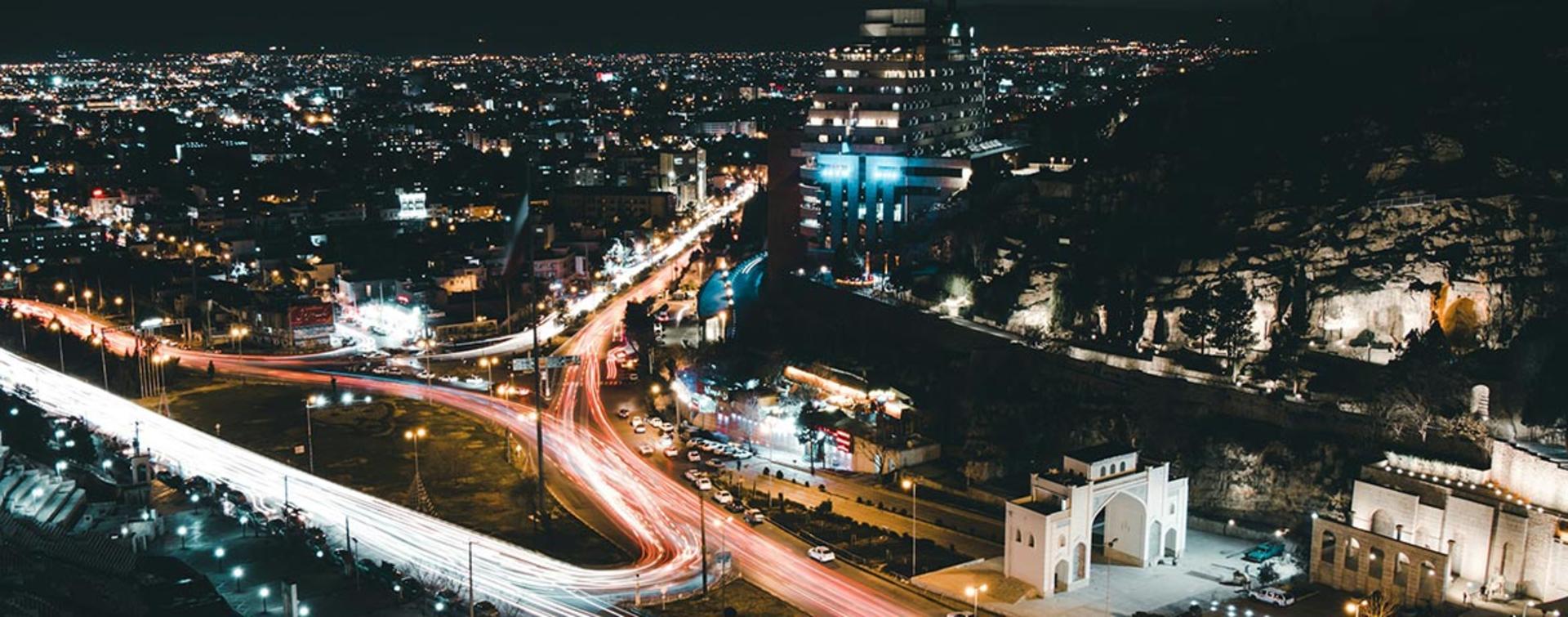 شیراز در شب؛ منبع عکس: Unsplash؛ عکاس: سجاد احمدی