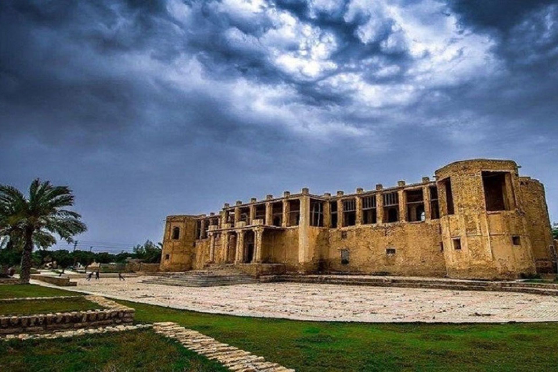 برج خان؛ منبع عکس: دوباره سفر؛ عکاس: نامشخص