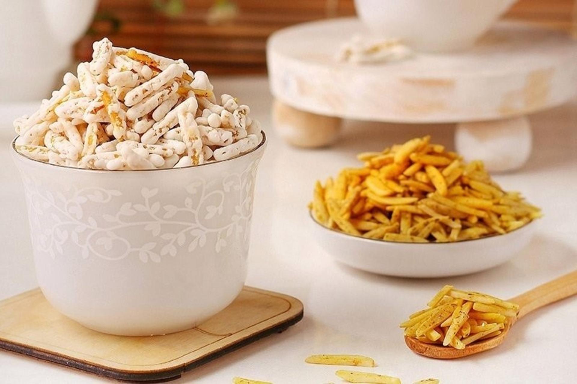 نقل بادام بیدمشکی ارومیه؛ منبع عکس: وب‌سایت Ibna.ir؛ عکاس: نامشخص