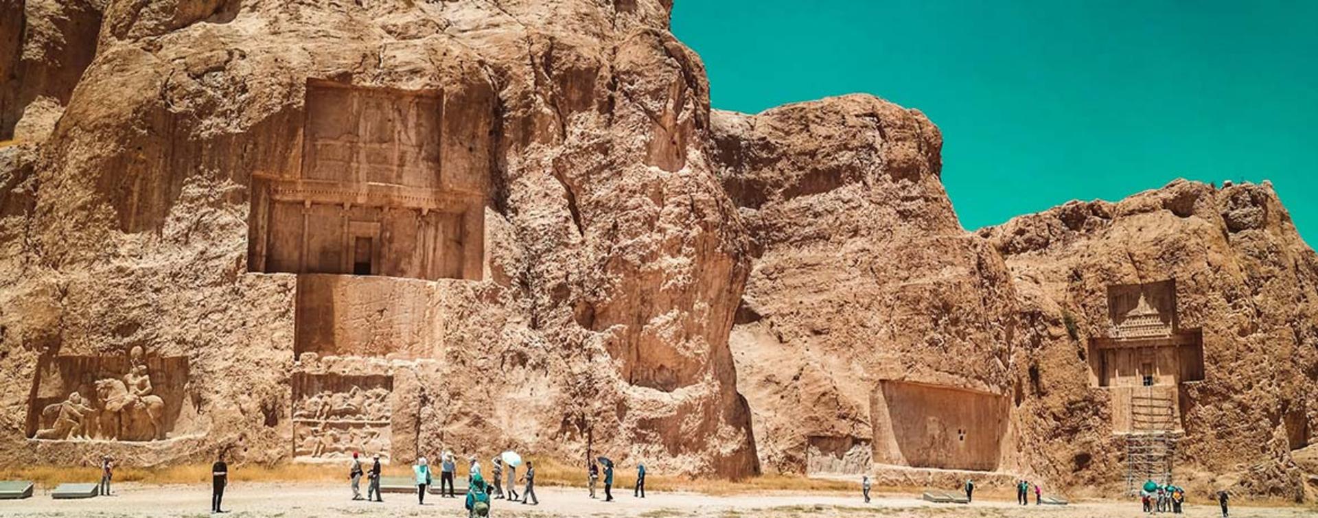 نقش رستم؛ منبع عکس: Unsplash؛ عکاس: jun rong loo