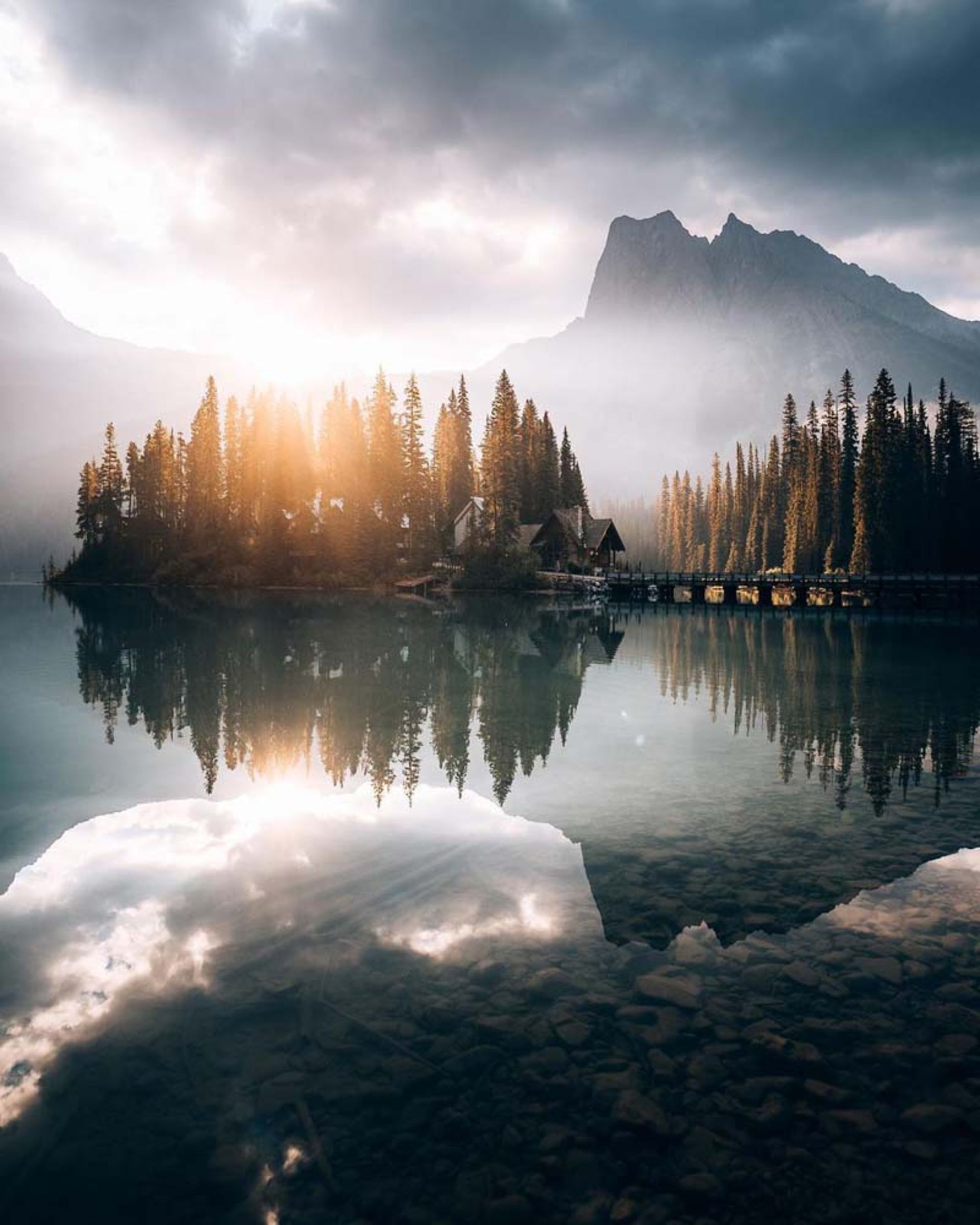 منظره‌ای کوهستانی در کشور کانادا