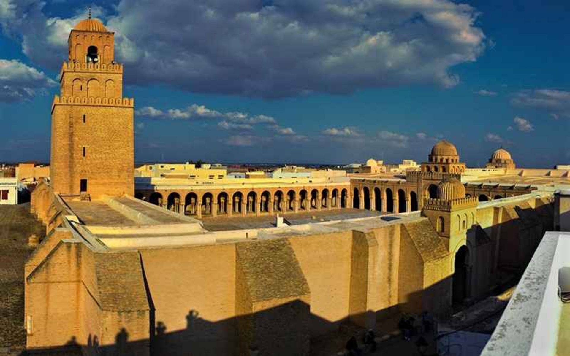 نمای مسجد قیروان، منبع عکس: ویکی پدیا، عکاس: Marek Szarejko