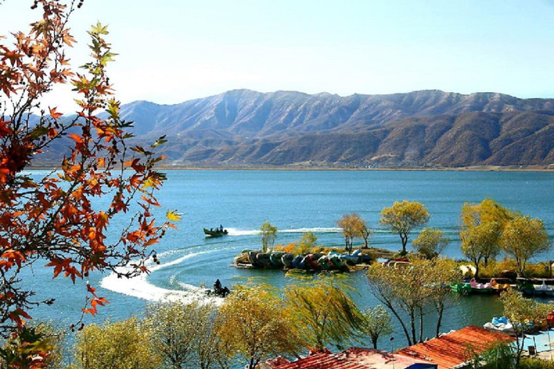 دریاچه زریوار. منبع عکس: خبرگزاری برنا. عکاس: نامشخص