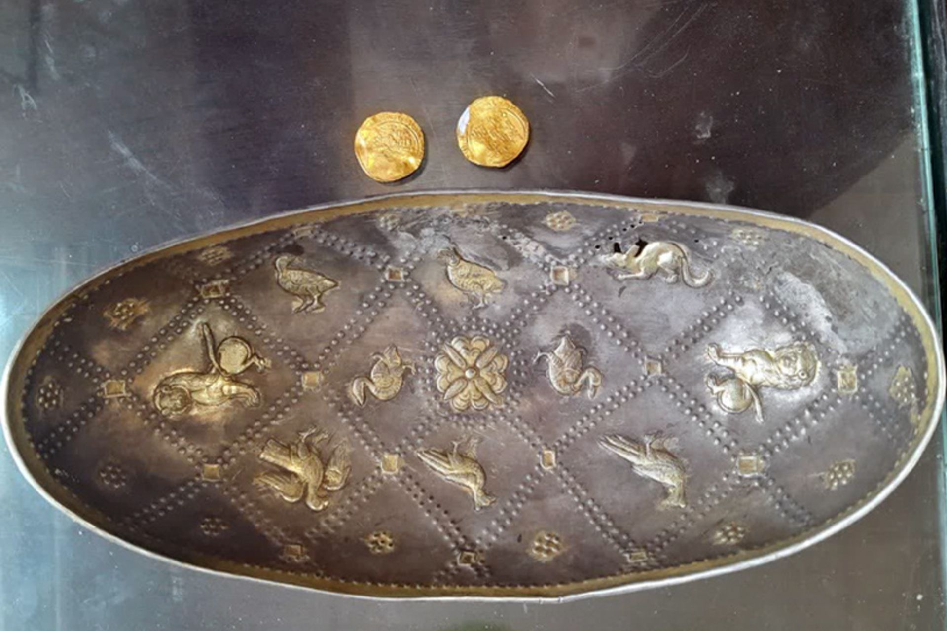 کشف آثار تاریخی