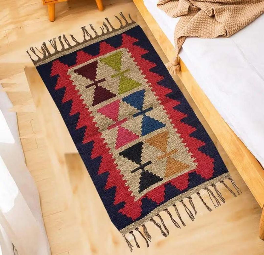 گلیم زنجان؛ منبع عکس: وب‌سایت Mahurshop.ir؛ عکاس: نامشخص