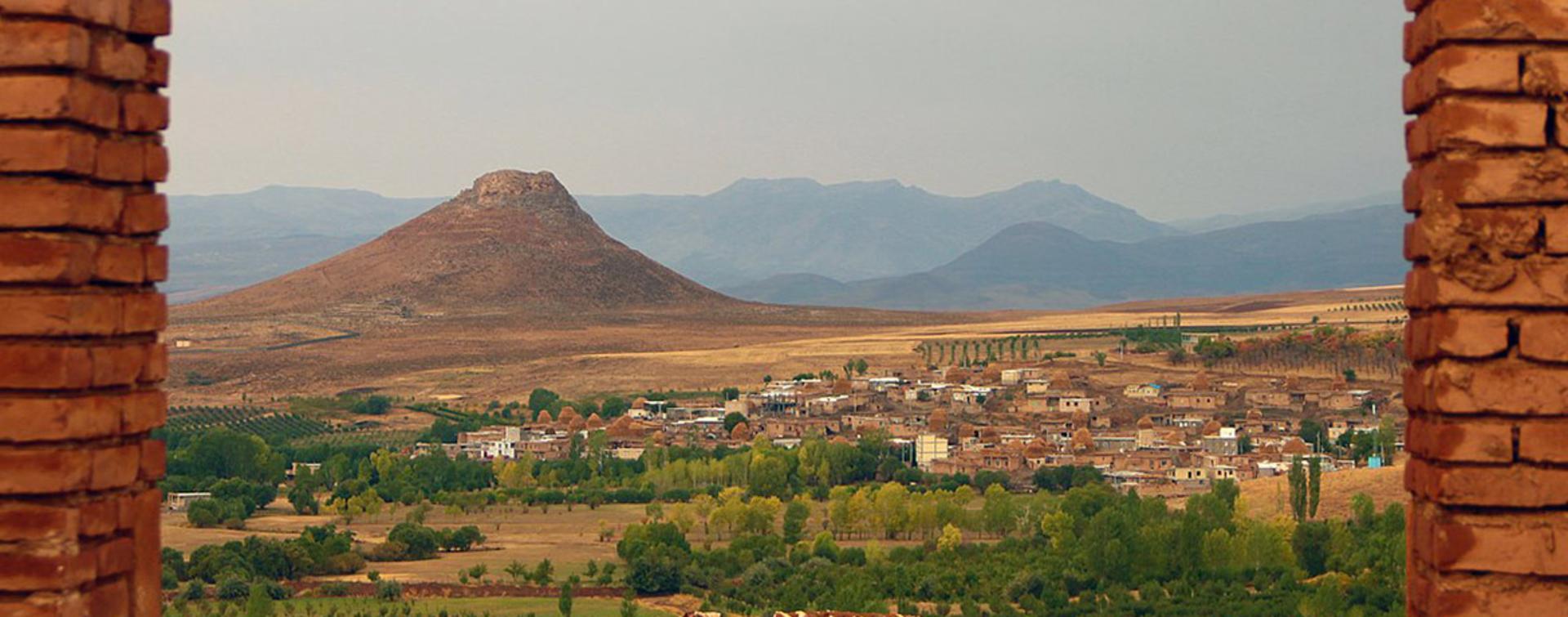 کوه زندان سلیمان؛ منبع عکس: ویکی‌مدیا؛ عکاس: بابک گلپریان