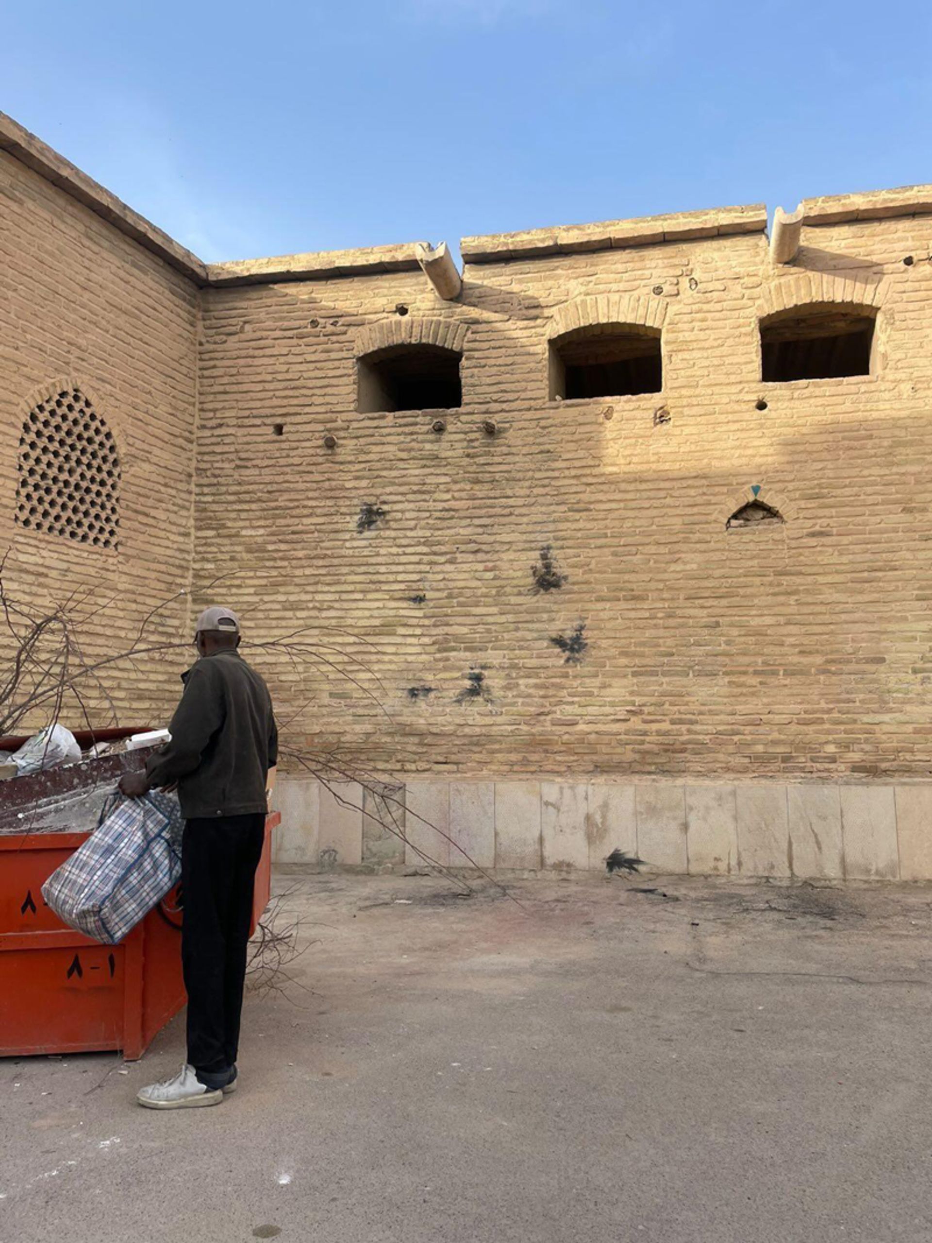 آسیب به آثار تاریخی