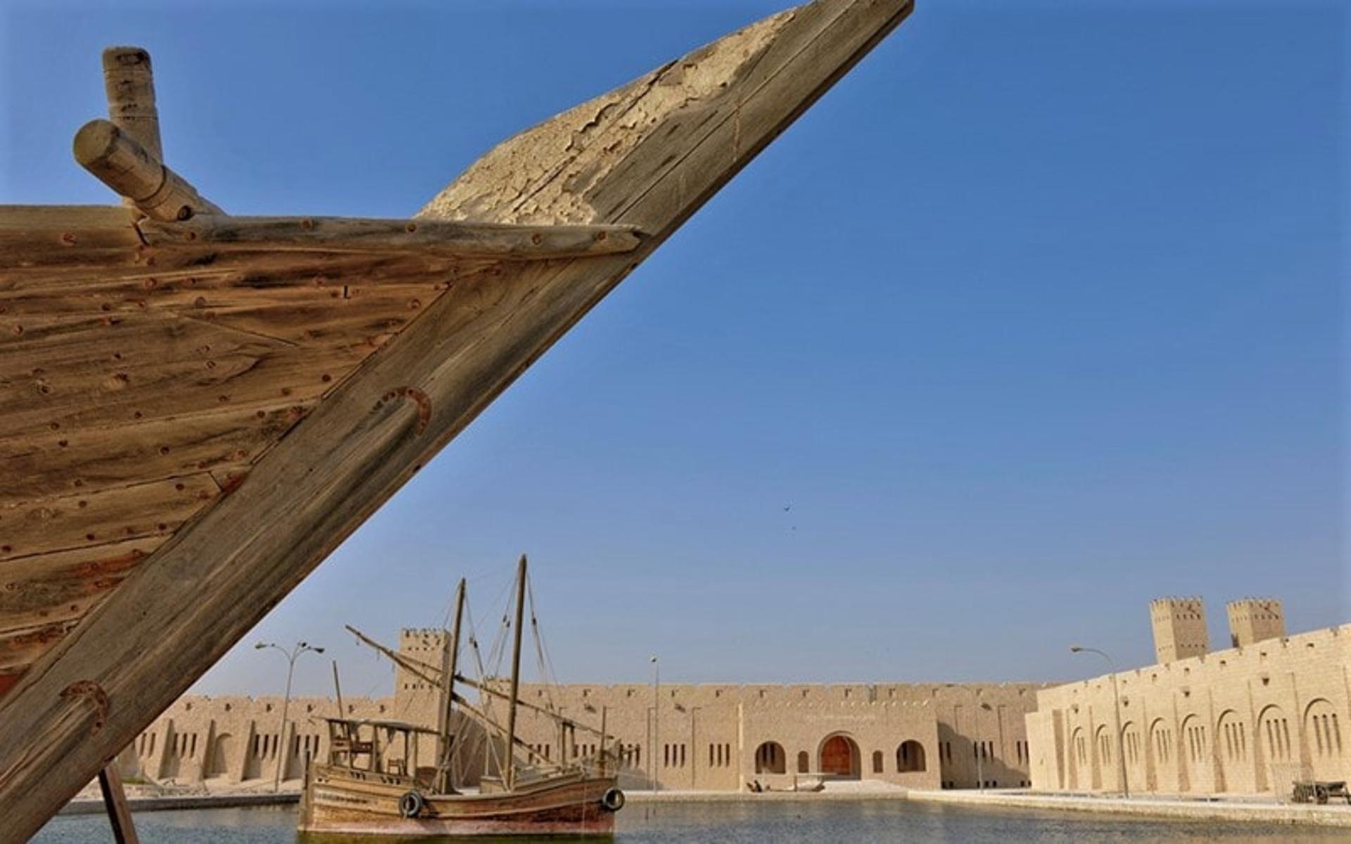 محوطه بیرونی موزه شیخ فیصل، منبع عکس: alsamriyaestate.com، عکاس: نامشخص