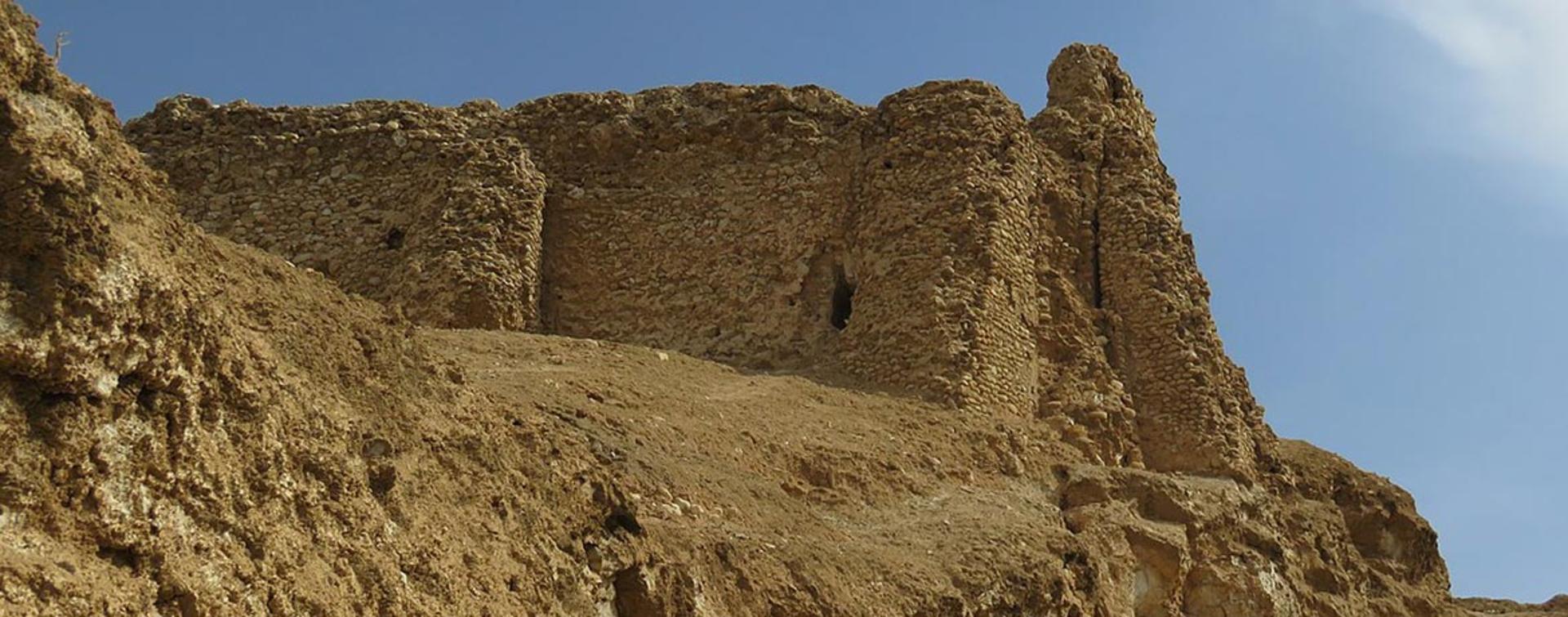 قلعه دا و دختر؛ منبع عکس: ویکی‌مدیا؛ عکاس: Rahadsarami