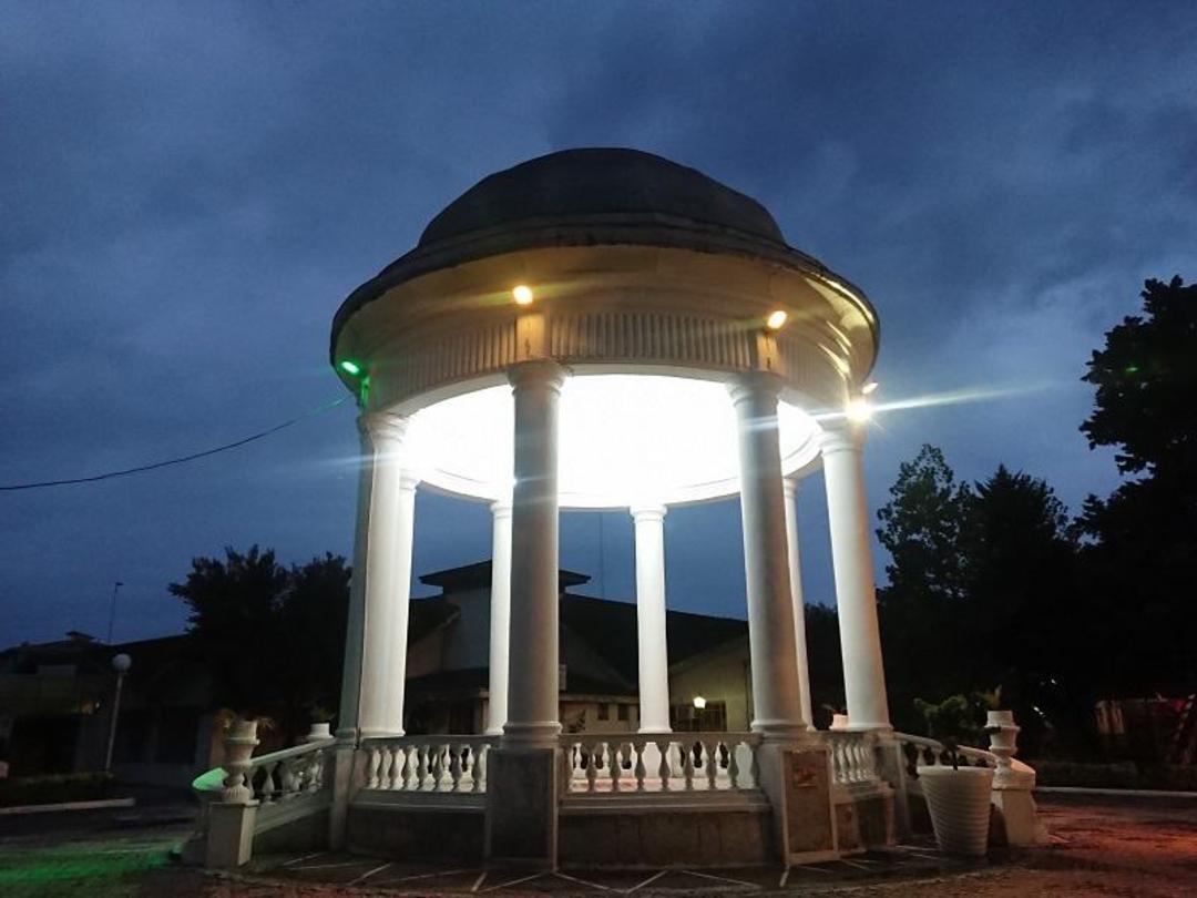 حافظیه انزلی در شب