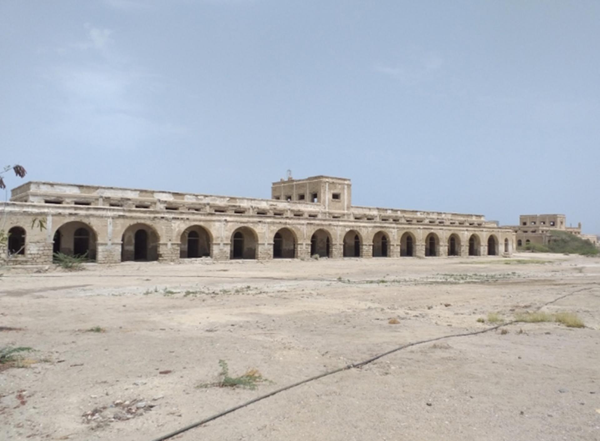 تلگراف خانه بندر جاسک؛ منبع عکس: ویکی‌مدیا؛ عکاس: K o m i l s d