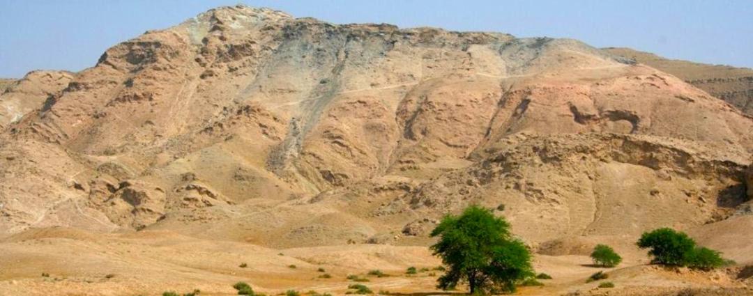 کوه سوخته امیدیه؛ منبع عکس: تیشینه؛ عکاس: نامشخص