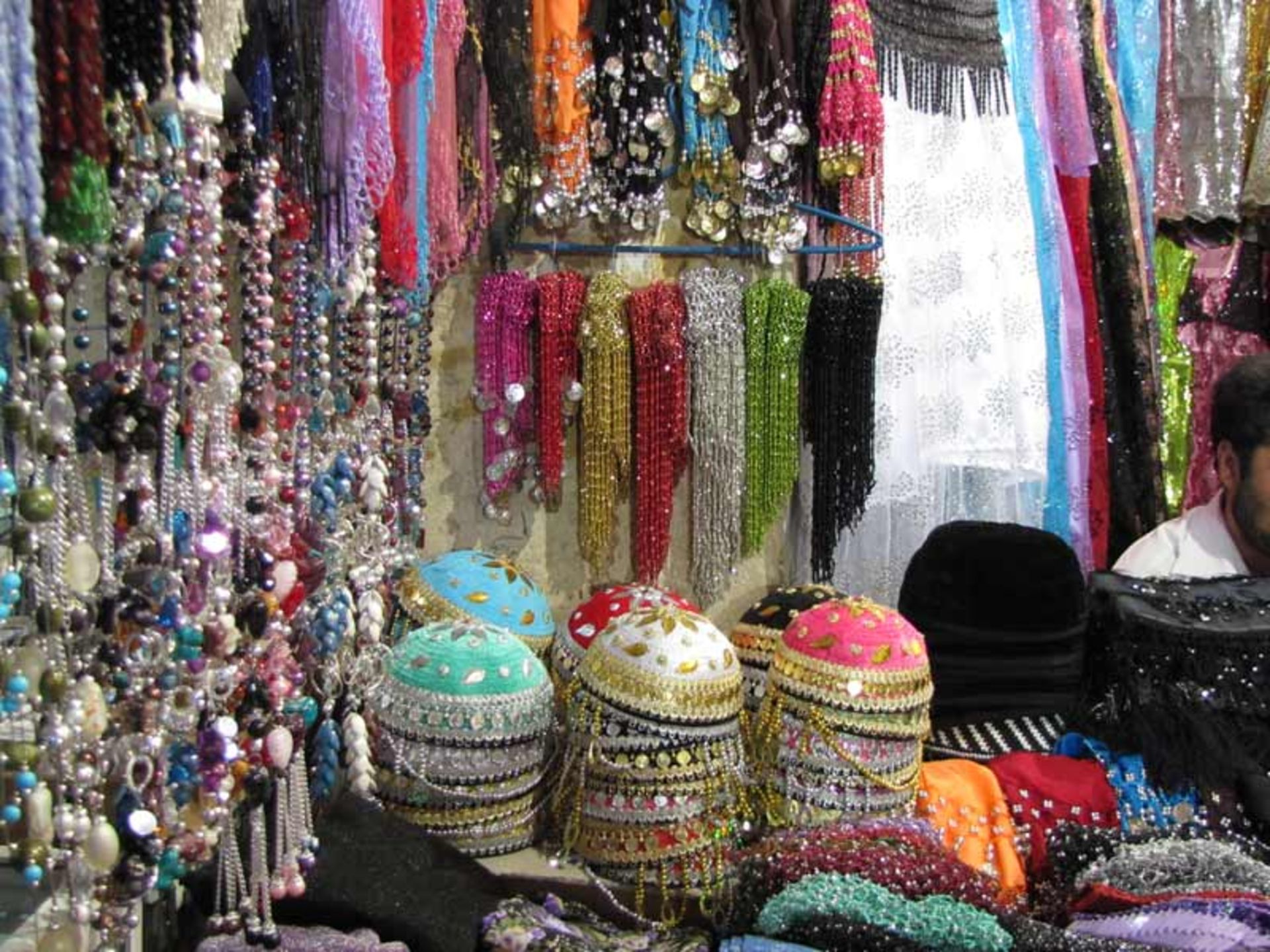 لباس های محلی و صنایع دستی کرمانشاه، منبع عکس: ویکی مدیا، عکاس: مهدی حسینی