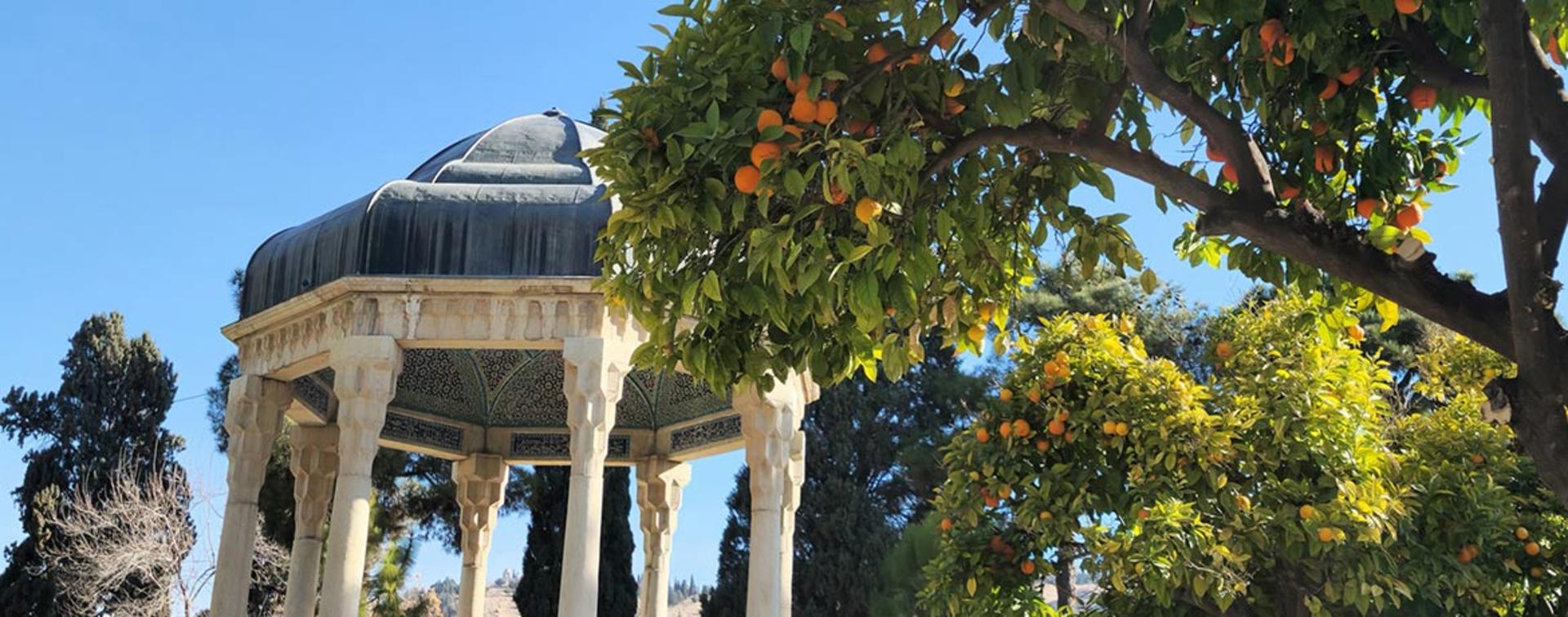 حافظیه (آرامگاه حافظ)؛ منبع عکس: Unsplash؛ عکاس: سارا پاشاخانلو