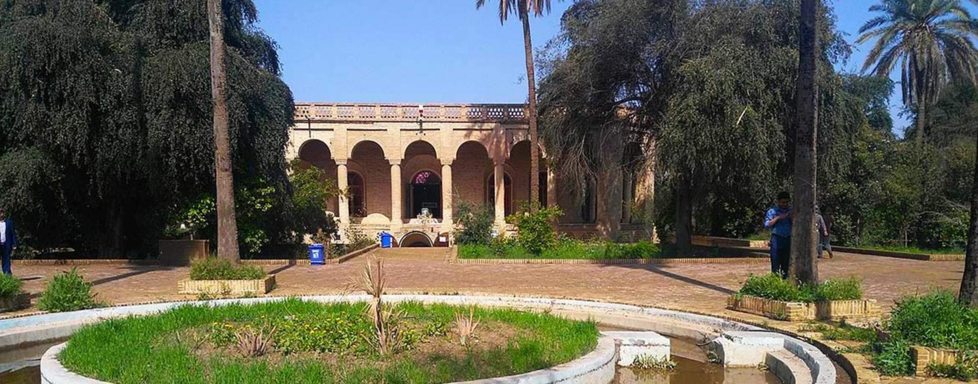 عمارت صمیمی؛ منبع عکس: ویکی‌مدیا؛ عکاس: Ali Mombeini