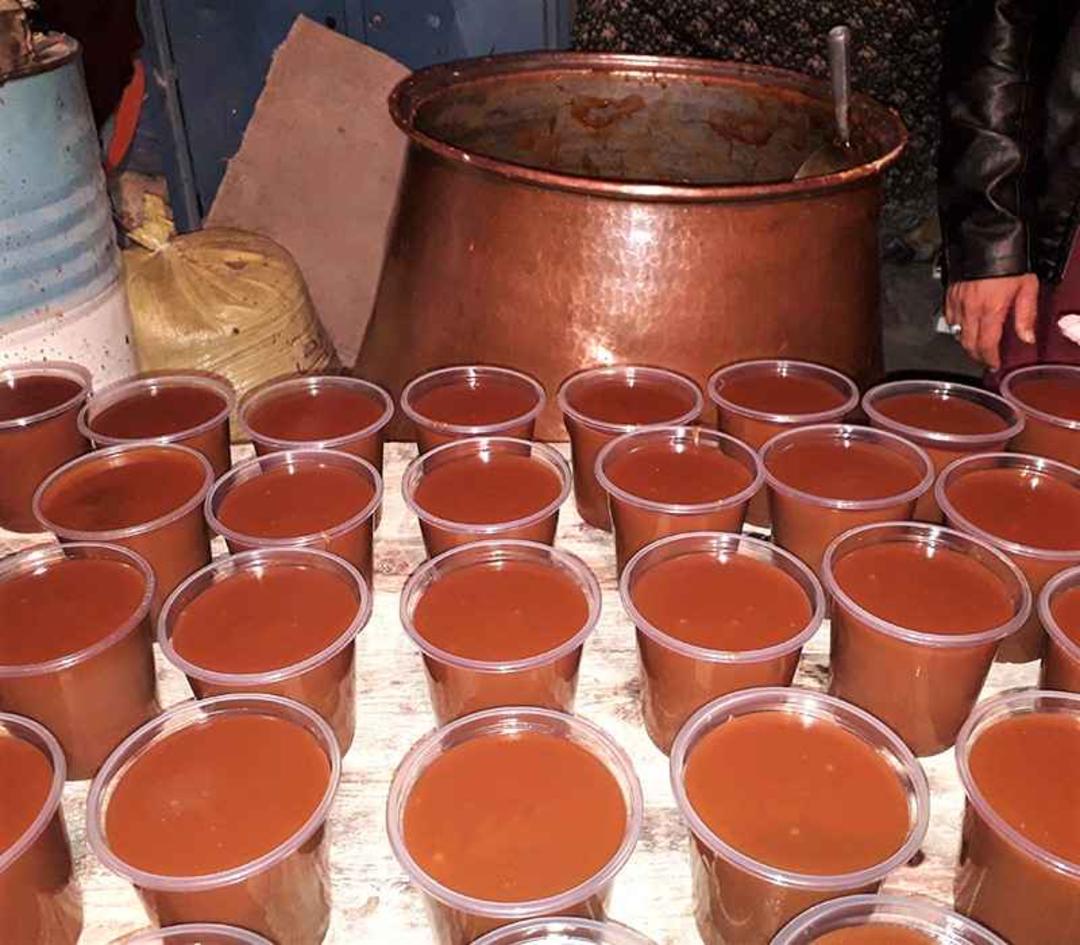 ظروف سمنوی نذری، منبع عکس: گوگل مپ، عکاس: ابوالفضل نجف زاده