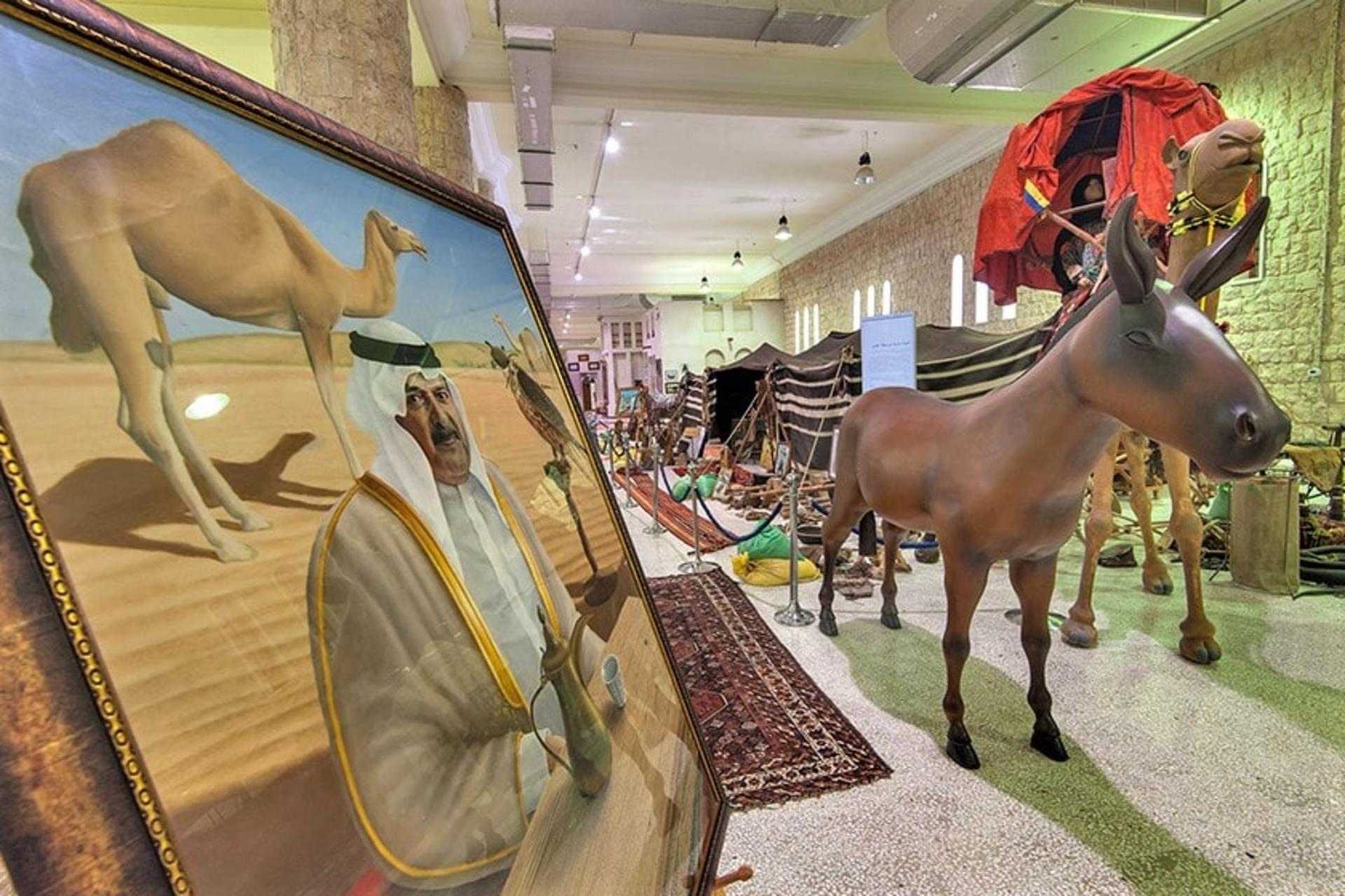 عکس ها و مجسمه ها در موزه شیخ فیصل، منبع عکس: asergeev.com، عکاس: Alexey Sergeev