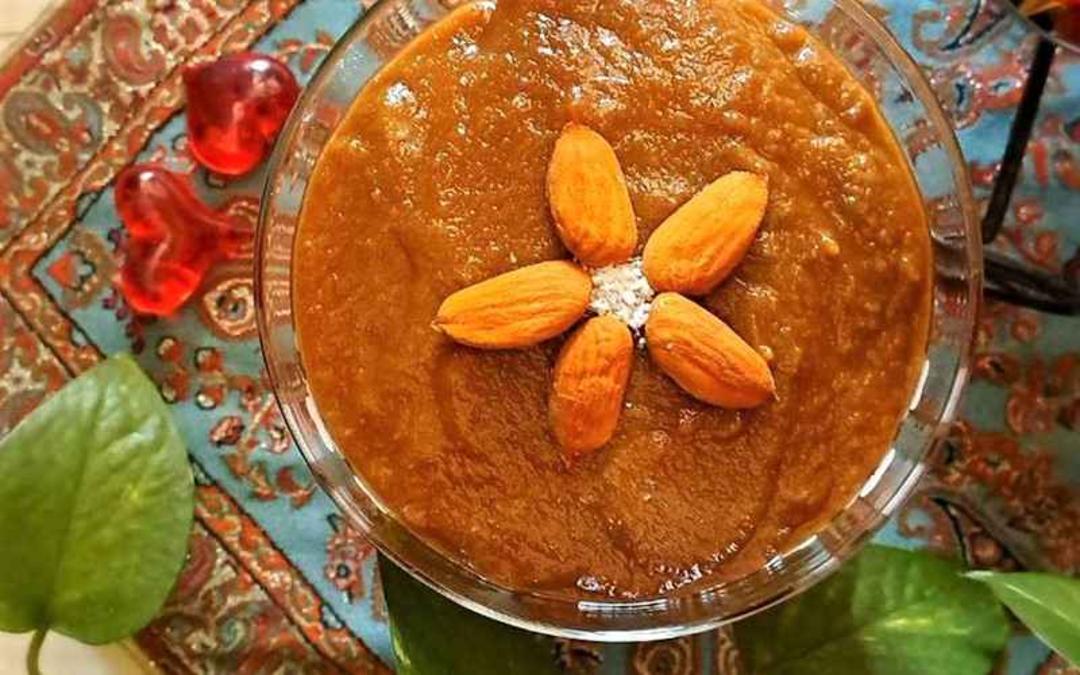 کاسه سمنو با تزیین بادام،‌ منبع عکس: cookpad.com، عکاس: Maryam Hadizade