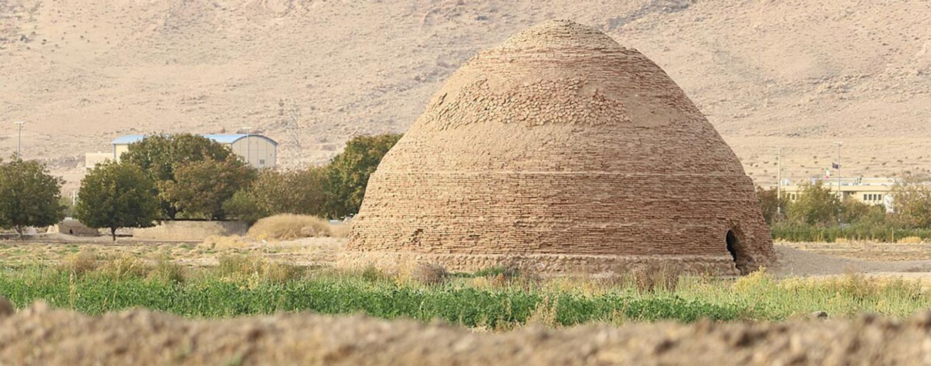 یخچال حاجی مریم؛ منبع عکس: ویکی‌مدیا؛ عکاس: Alisaffari77