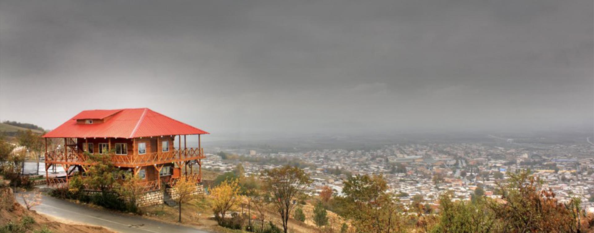  دورنمای شهر اشنویه؛ منبع عکس: گوگل مپ؛ عکاس: Mahabad bokan