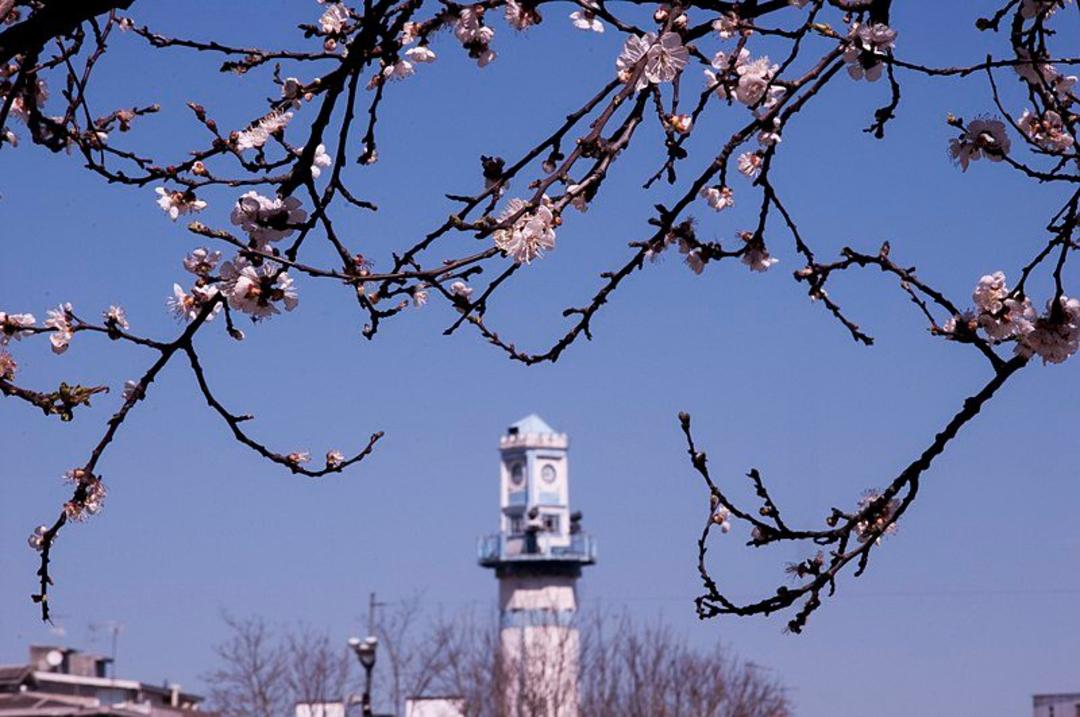 برج ساعت بندر انزلی در بهار