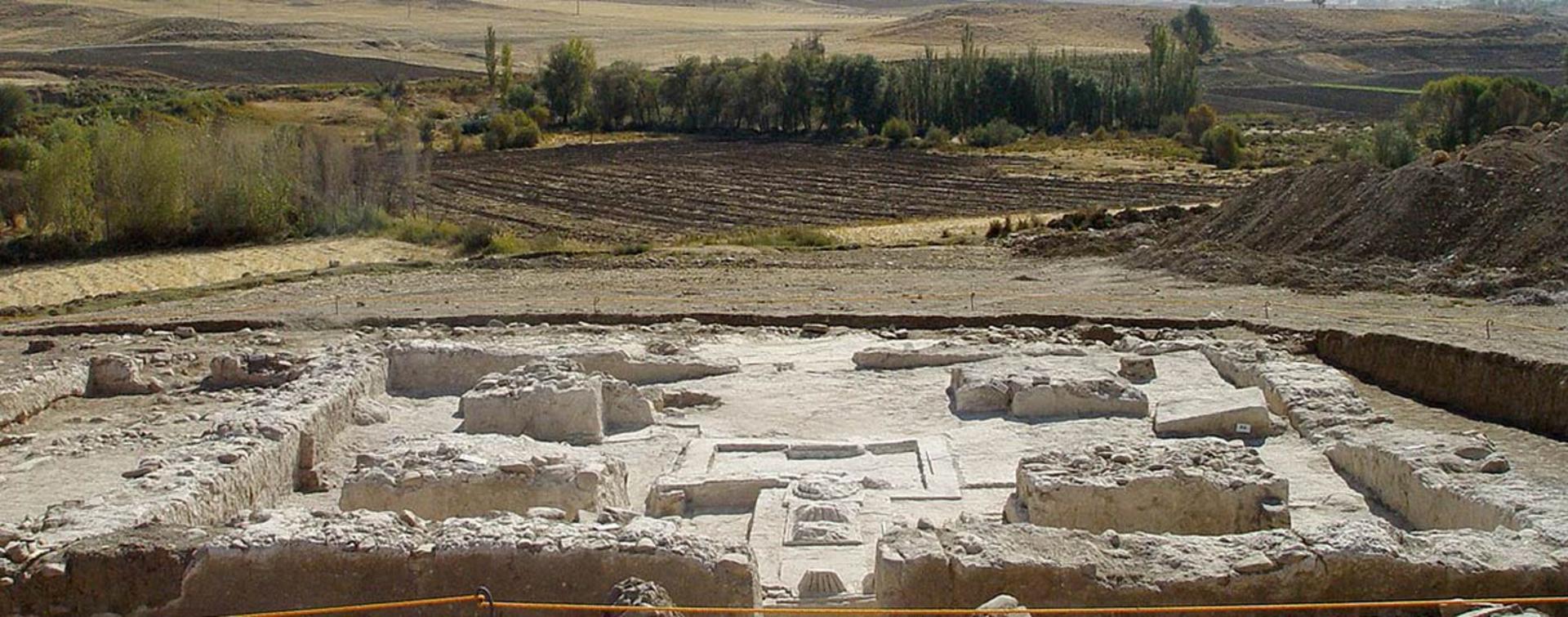 آتشکده شیان؛ منبع عکس: ویکی‌مدیا؛ عکاس: Sr. Rinoseronte
