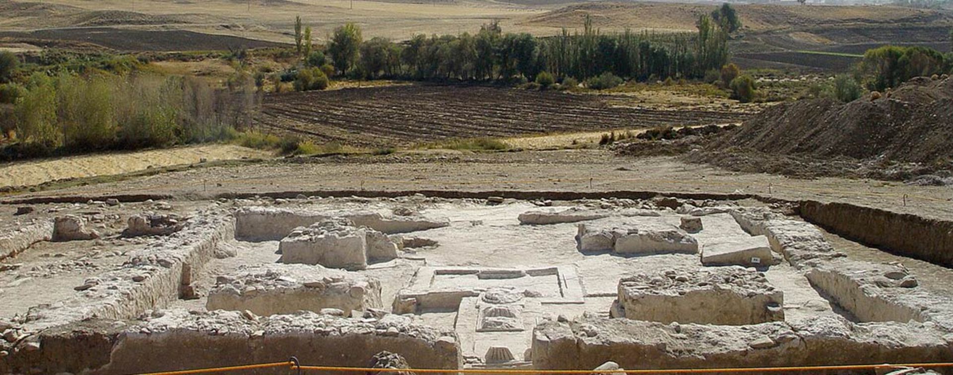 آتشکده شیان؛ منبع عکس: ویکی‌مدیا؛ عکاس: Sr. Rinoseronte