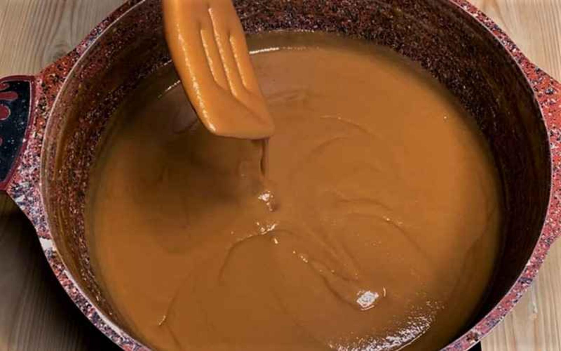 هم زدن سمنوی خانگی، منبع عکس: mealscook.com، عکاس: نامشخص