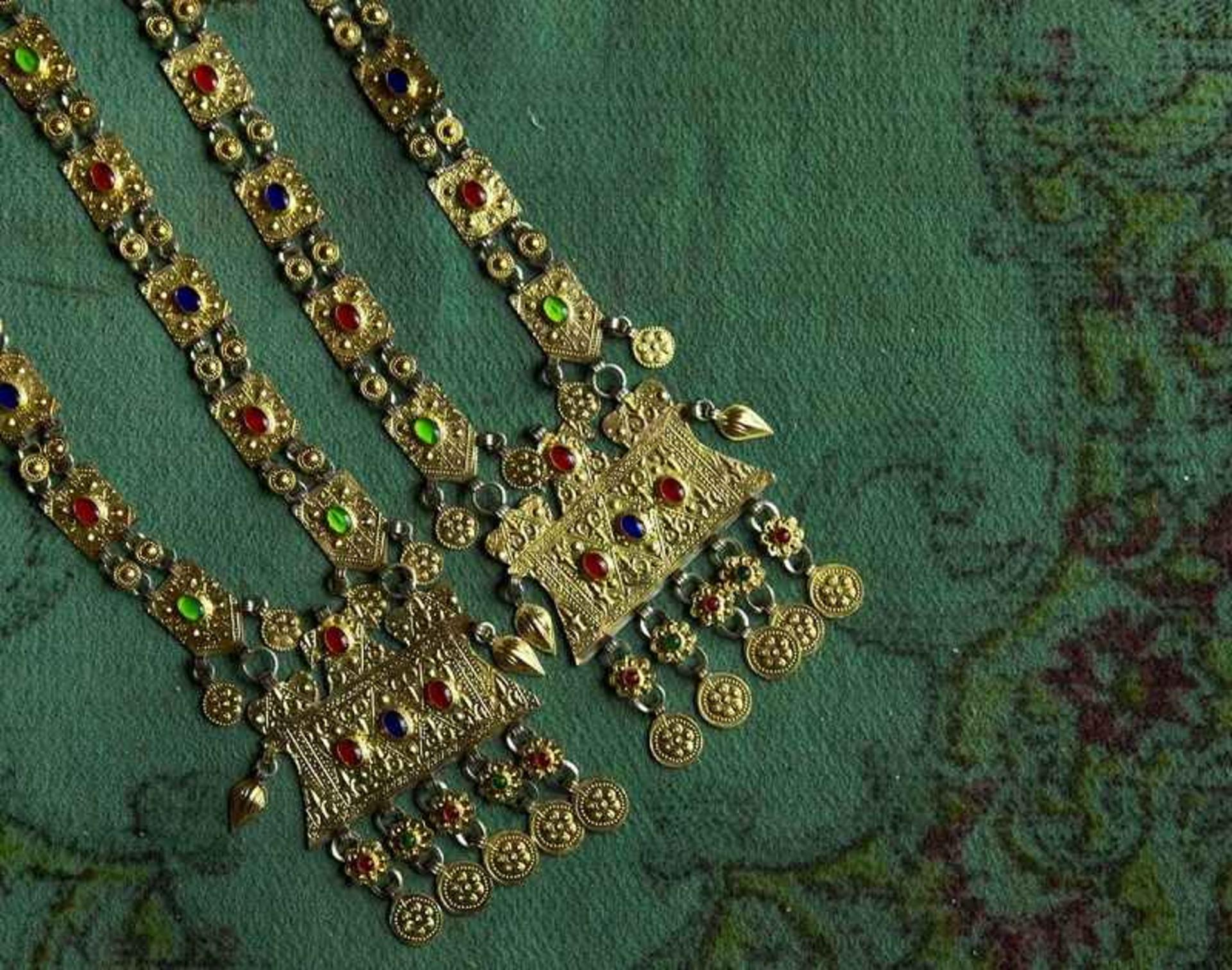 زیورآلات گرگان؛ منبع عکس: وب‌سایت Sornakhabar.com؛ عکاس: نامشخص