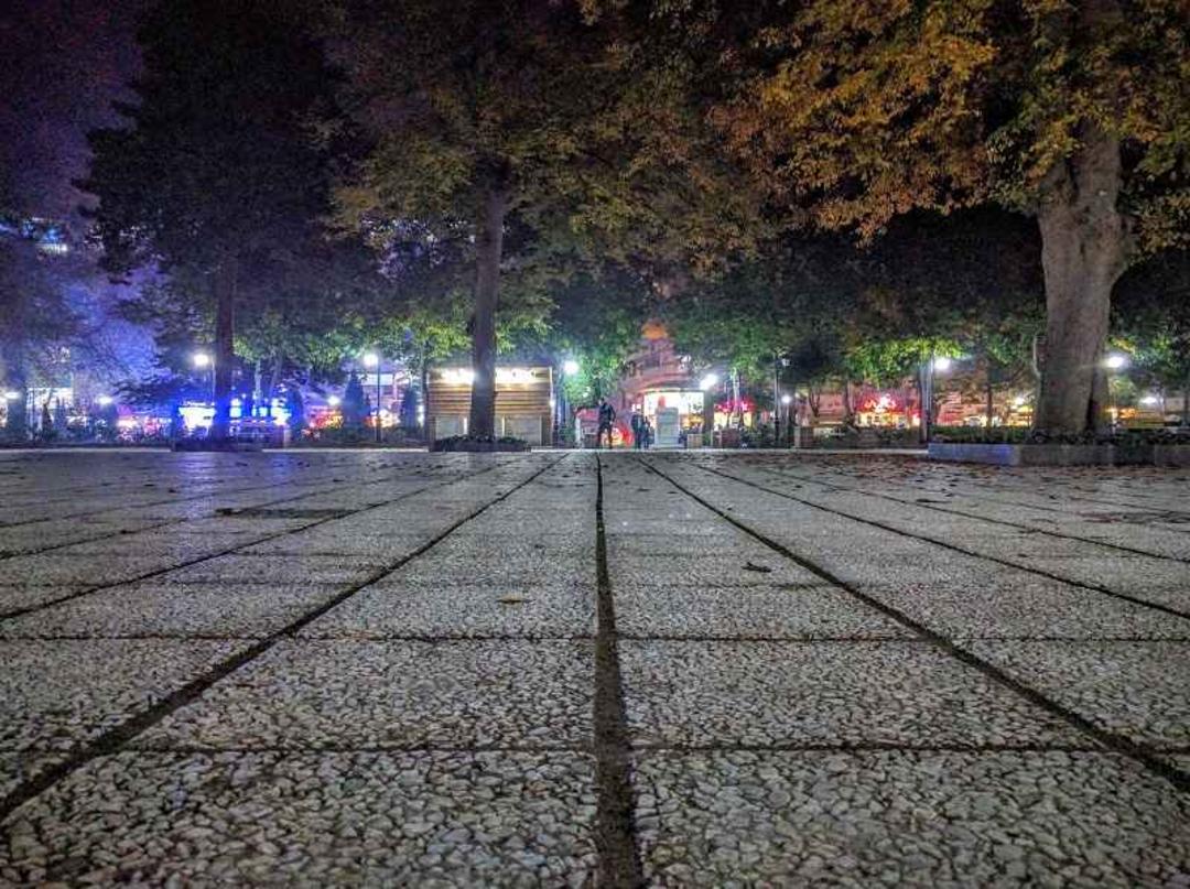 پیاده راه سنگ فرش شده پارک سبزه میدان رشت