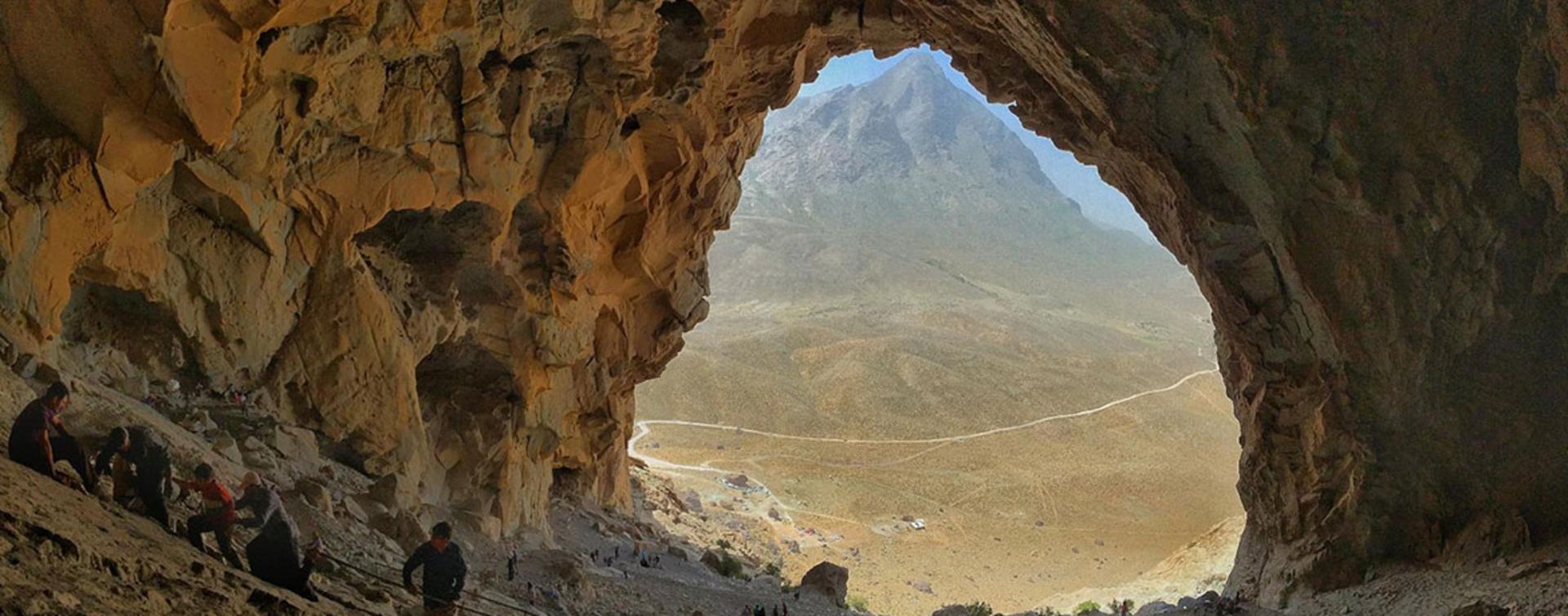 غار ایوب؛ منبع عکس: نشان؛ عکاس: نامشخص