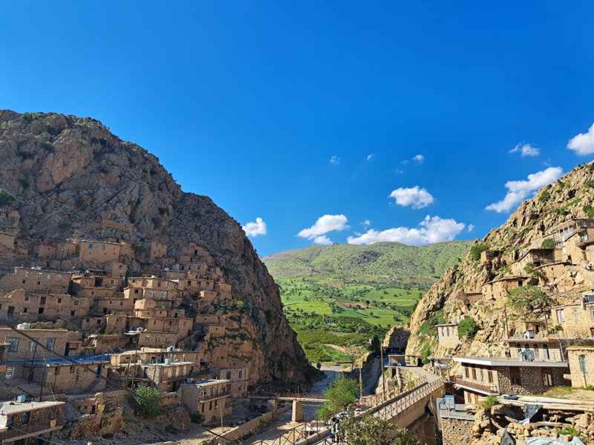 روستای پالنگان در دوسوی دره؛ منبع عکس: گوگل مپ؛ عکاس: mohammad k