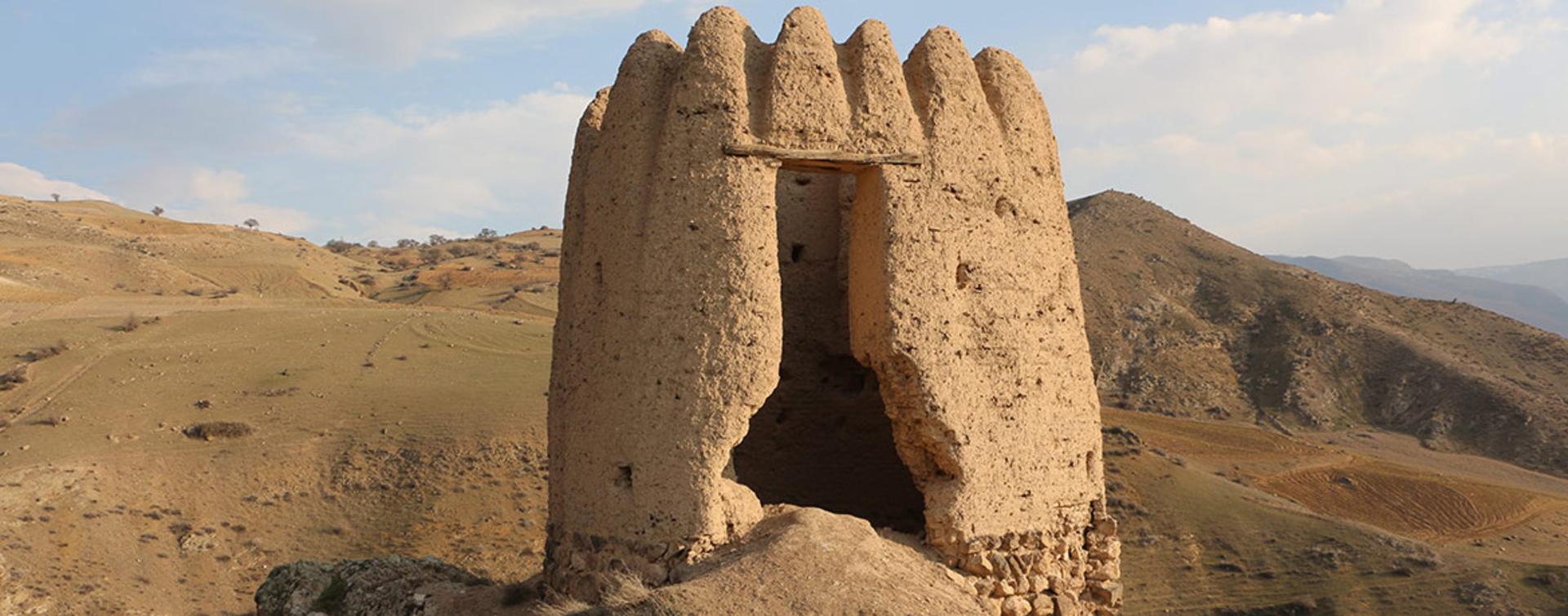 قلعه گرماور؛ منبع عکس: گوگل مپ؛ عکاس: مهران مطیعی