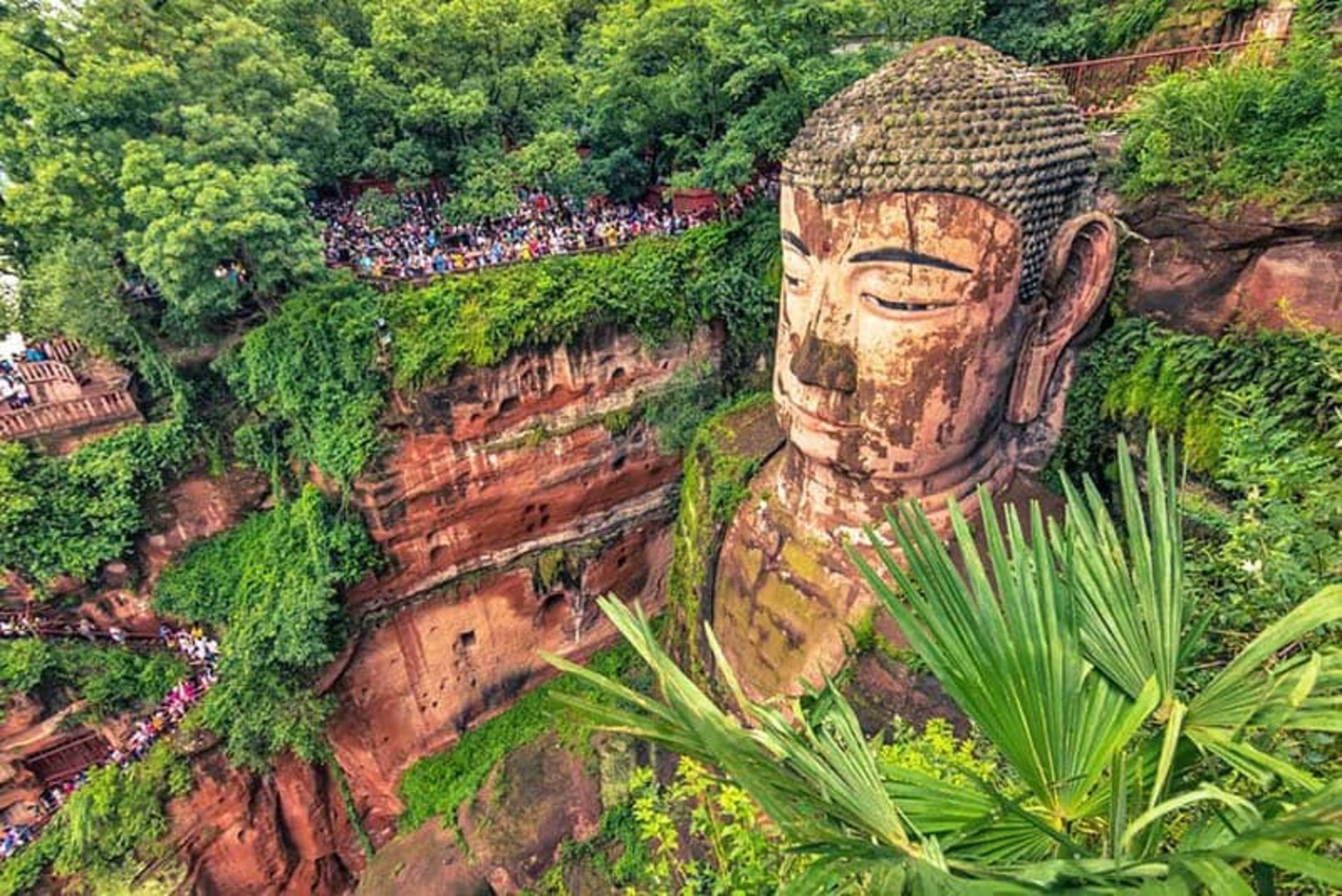بودای غول پیکر لشان (Leshan)، سیچوان (Sichuan)