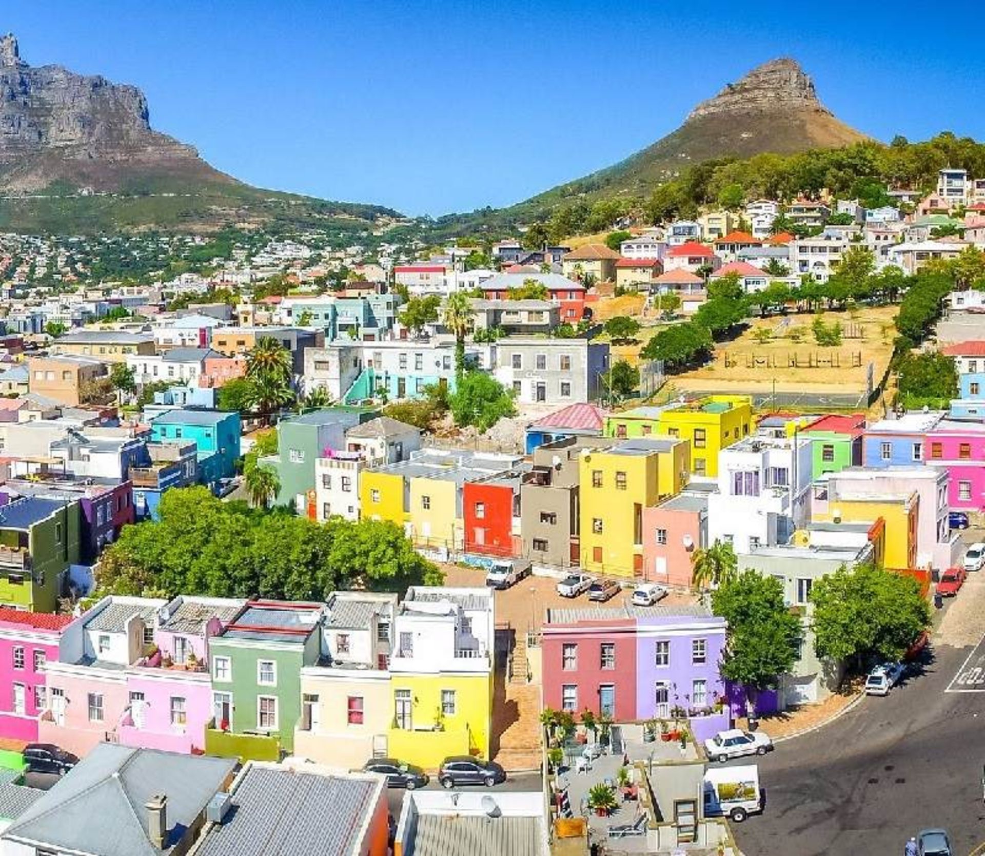 خیابان Bo-Kaap, Cape Town, South Africa؛ منبع عکس: وب‌سایت Tripadvisor.com، عکاس: نامشخص
