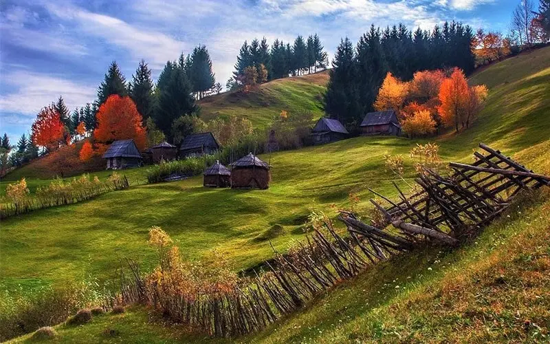 طبیعت پاییزی رومانی، منبع عکس: اینستاگرام alexrobciuc@، عکاس: Alex Robciuc