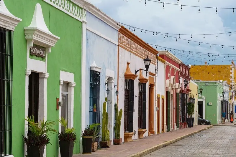 خیابان Old Campeche, Campeche, Mexico؛ منبع عکس: وب‌سایتHousebeautiful.com. عکاس: Zach Zimet