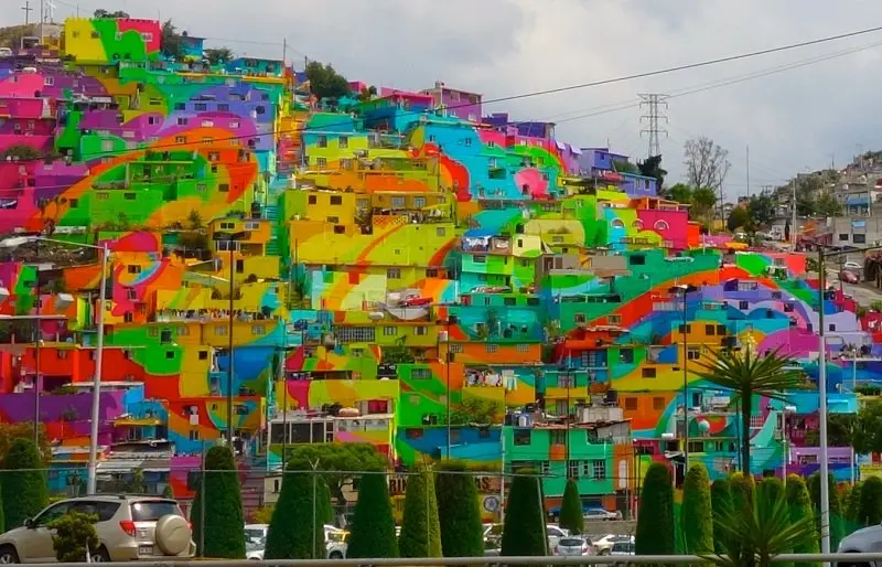 خیابان Las Palmitas, Pachuca, Mexico؛ منبع عکس: وب‌سایت Cordeliasjourneys.blogspot.com، عکاس: نامشخص
