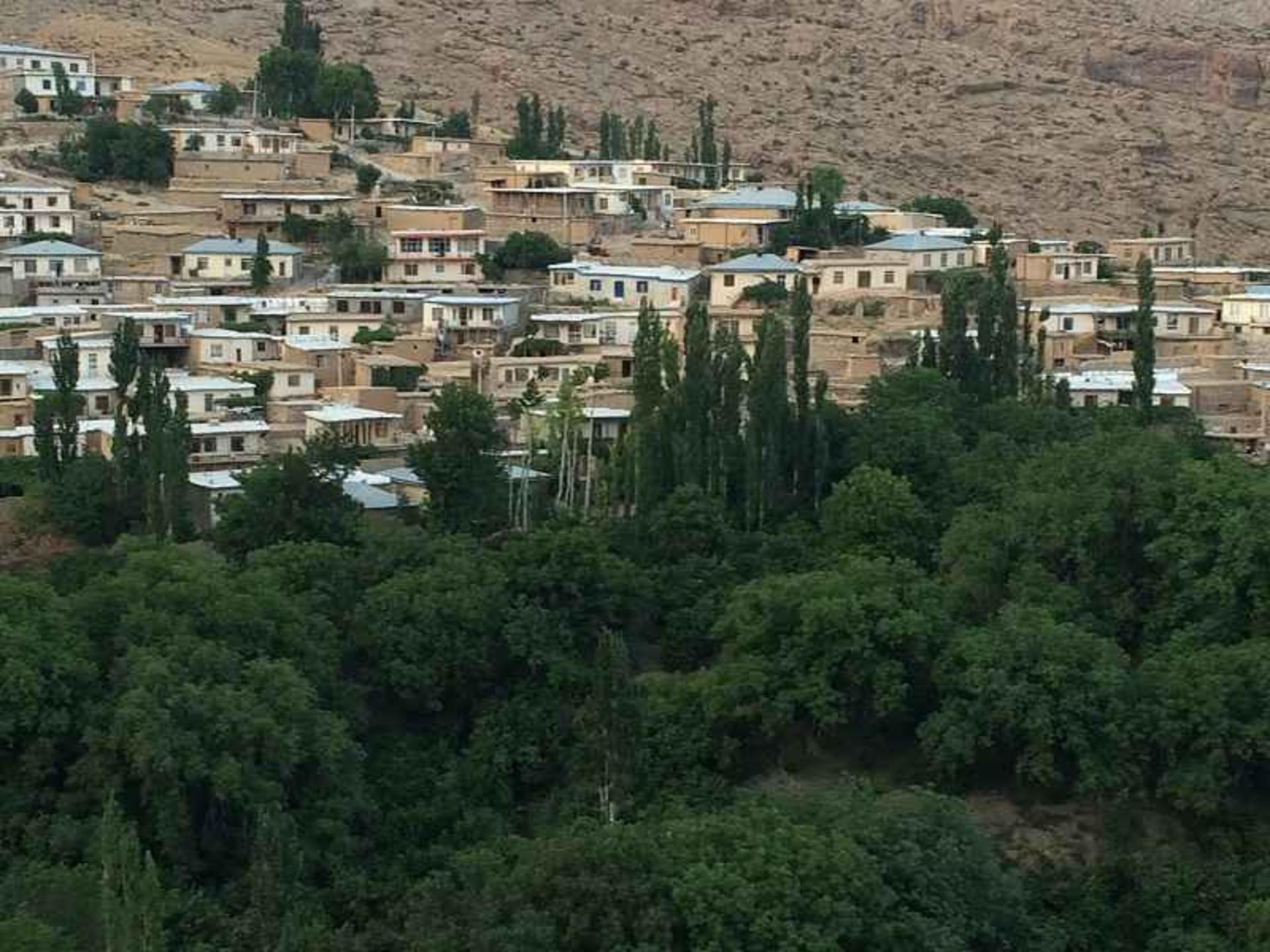 روستای پلکانی انبوه؛ منبع عکس: گوگل مپ؛ عکاس: علی پورقربان