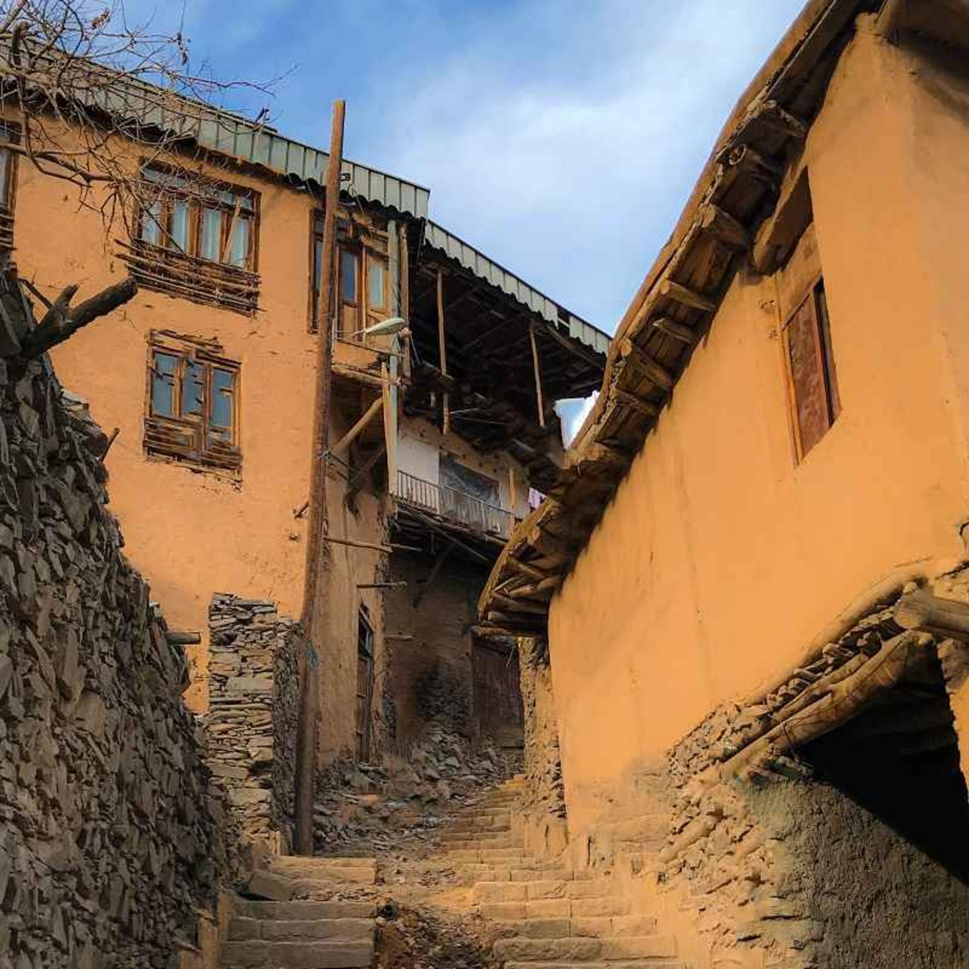 معابر شیبدار روستای پلکانی کنگ؛ منبع عکس: گوگل مپ؛ عکاس: امیر ابطحی