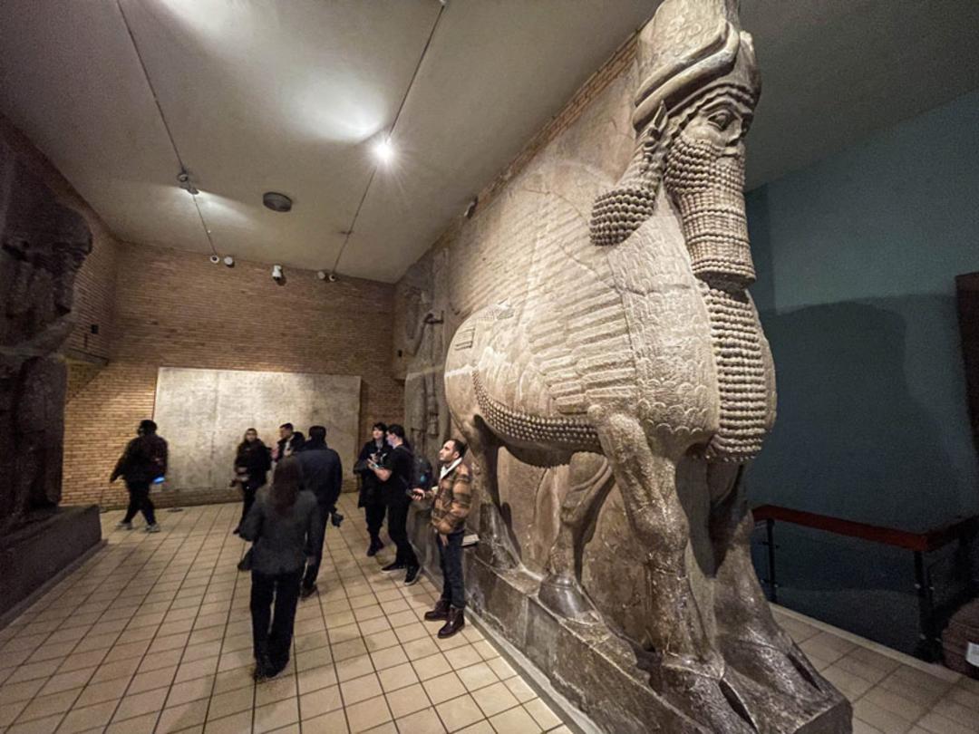 نقوش برجسته کاخ‌های آشوری موزه بریتانیا؛ منبع عکس: Peter's Big Adventure، عکاس: نامشخص
