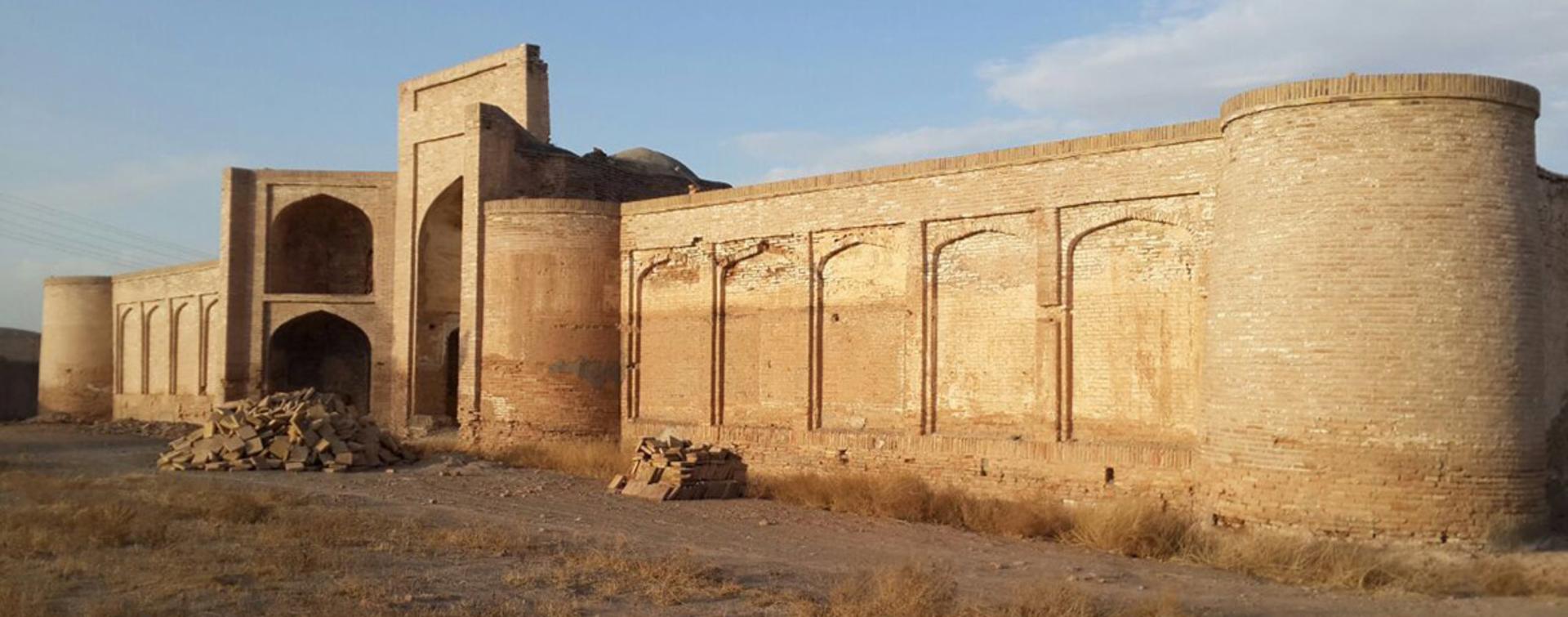 رباط سنگ‌ بست؛ منبع عکس: خبرگزاری صدا و سیما؛ عکاس: نامشخص