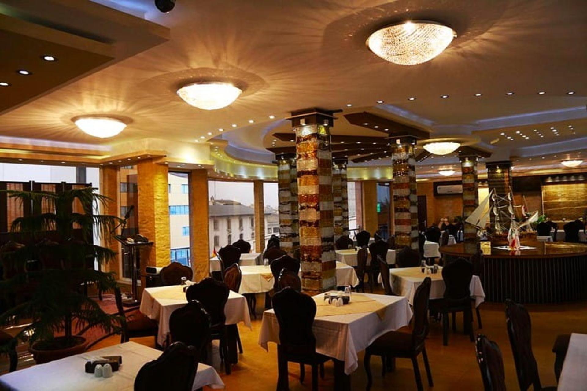 رستوران هتل شبستان، منبع: shabestanhotel.com، عکاس نامشخص
