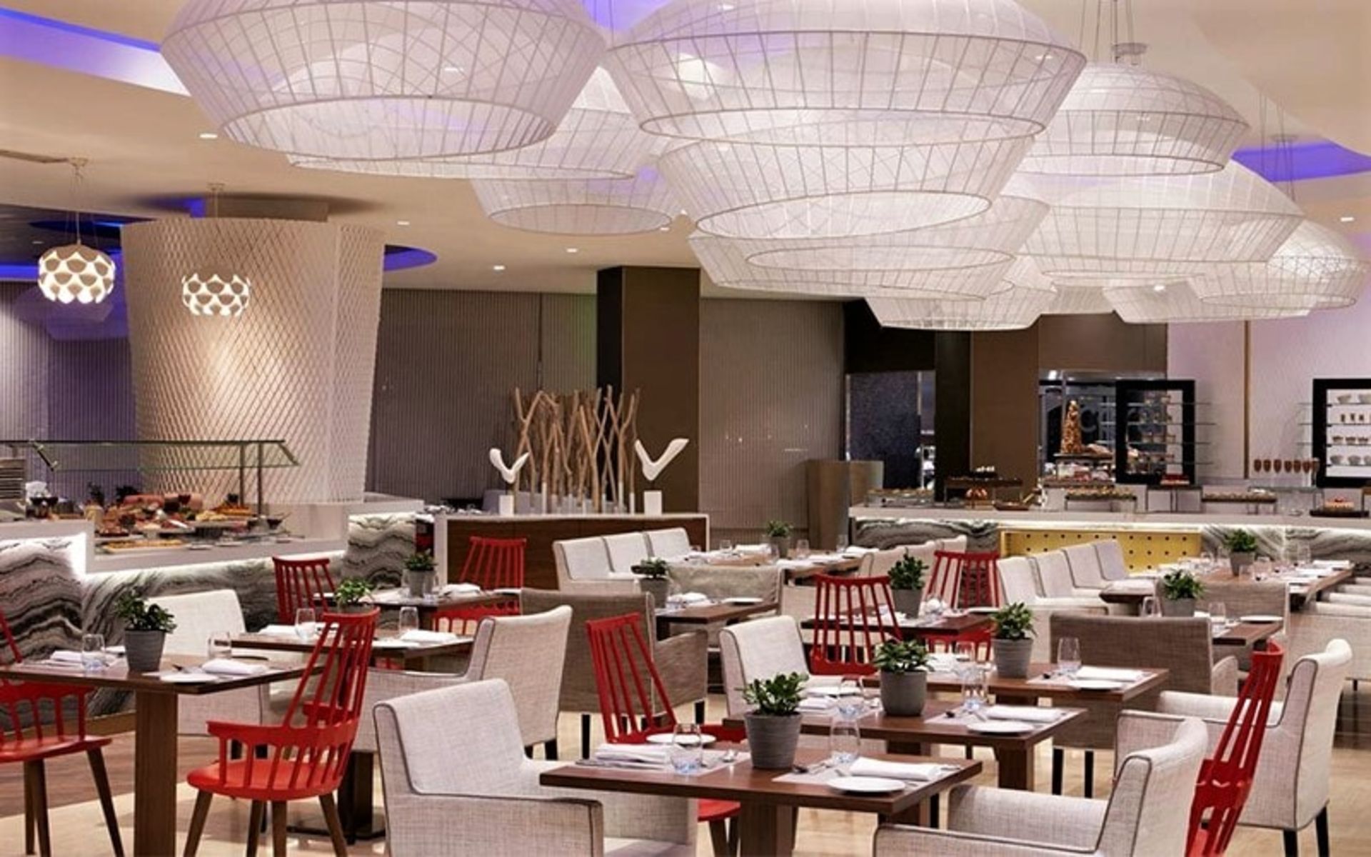 فضای داخلی رستوران کورال دوحه، منبع عکس: opentable.ca، عکاس: نامشخص