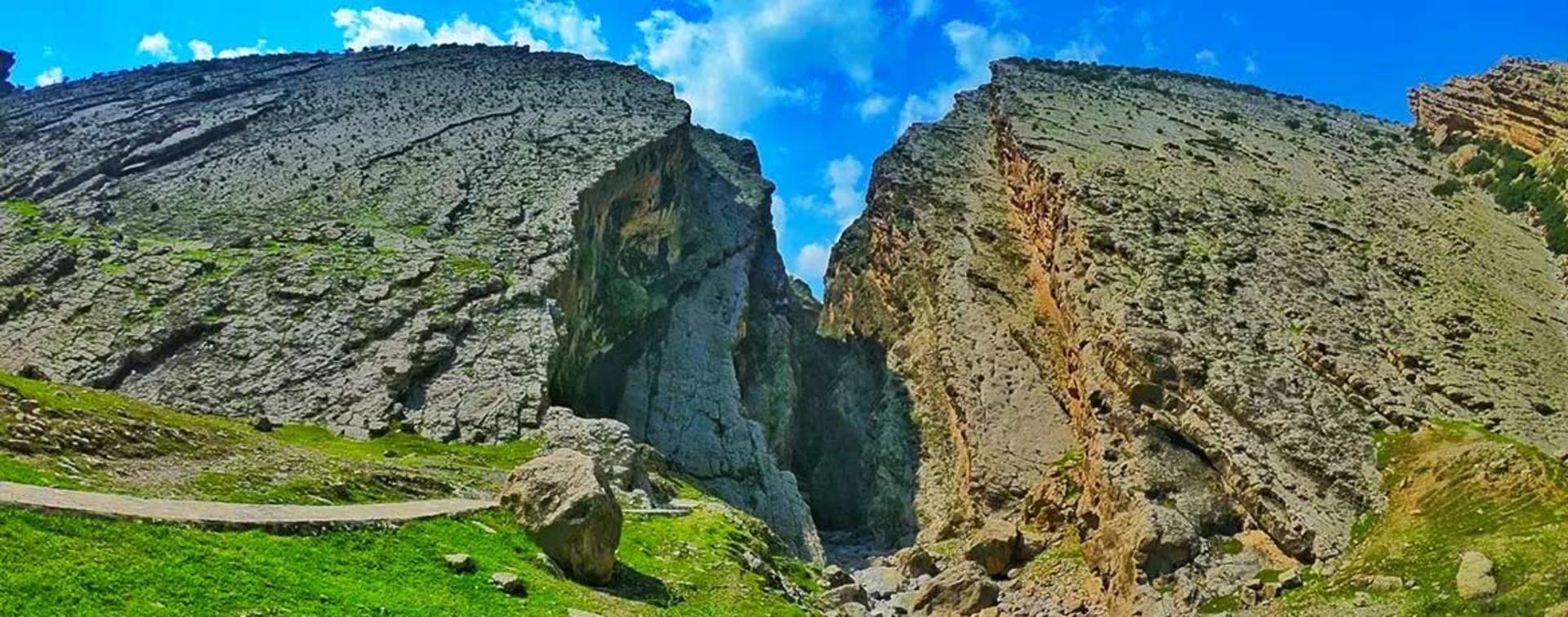 تنگ بهرام چوبین؛ منبع عکس: گوگل مپ؛ عکاس: امین علیان