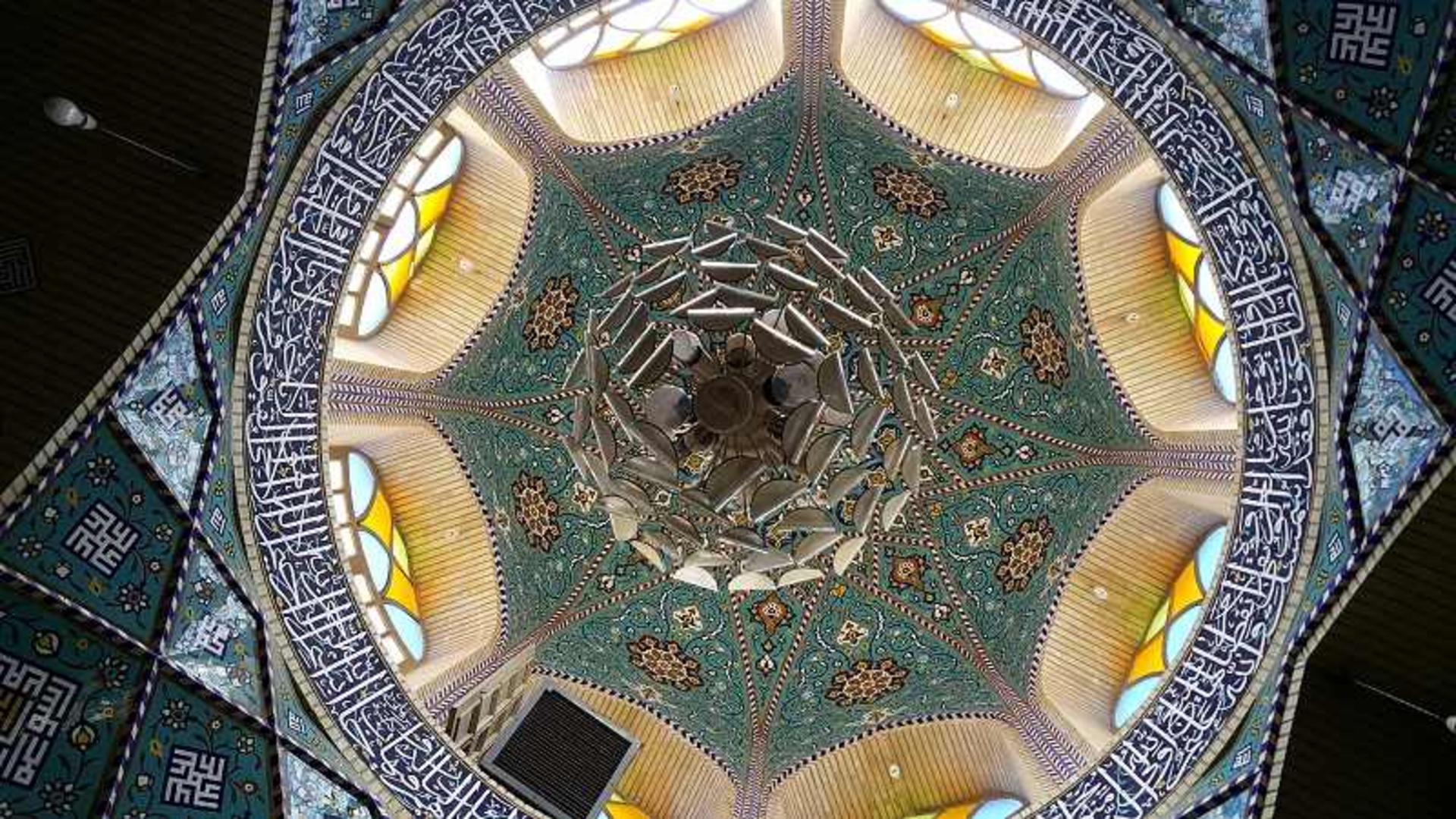 معماری آرامگاه محتشم کاشانی؛ منبع عکس: گوگل مپ؛ عکاس: مرتضی علائدینی