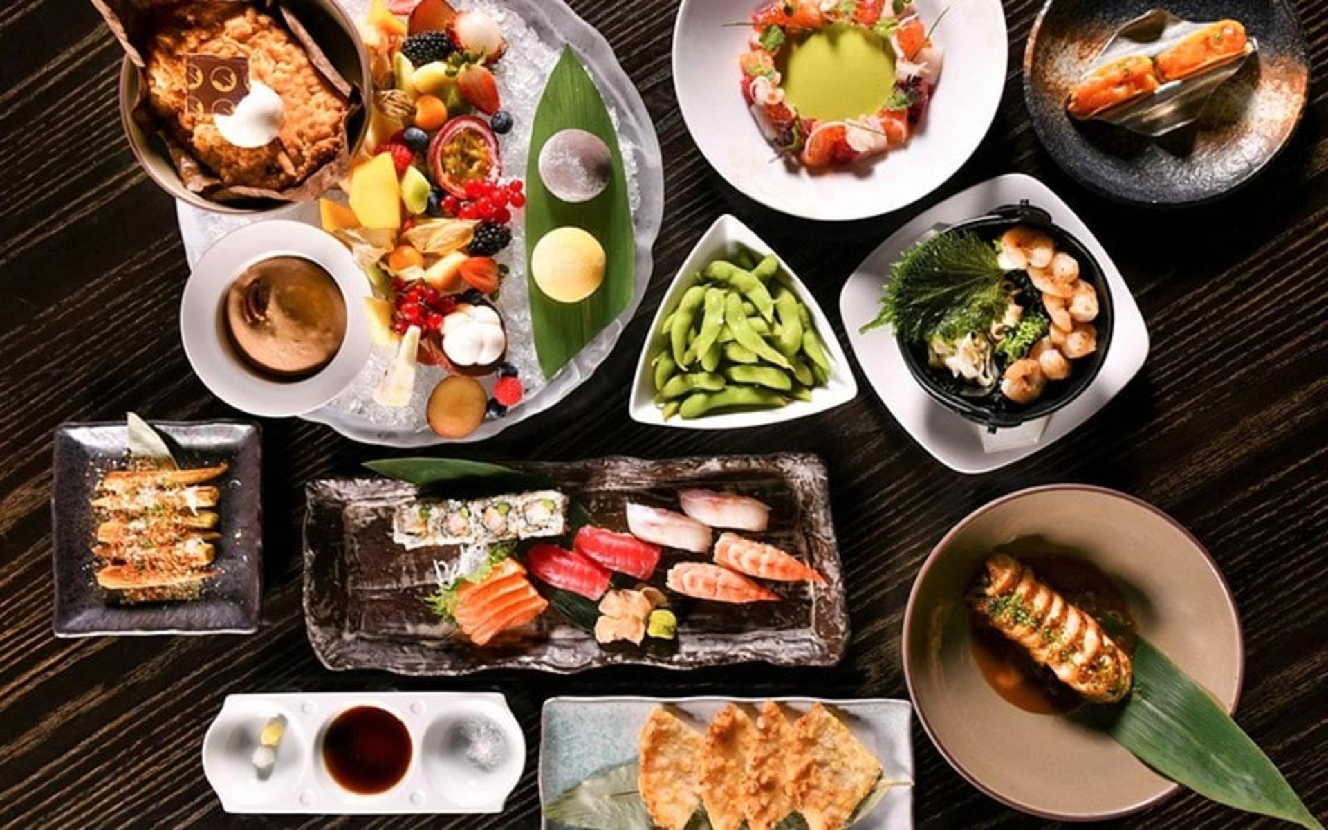 میز غذا در رستوران نوبو دوحه، منبع عکس: timeoutdoha.com، عکاس: نامشخص